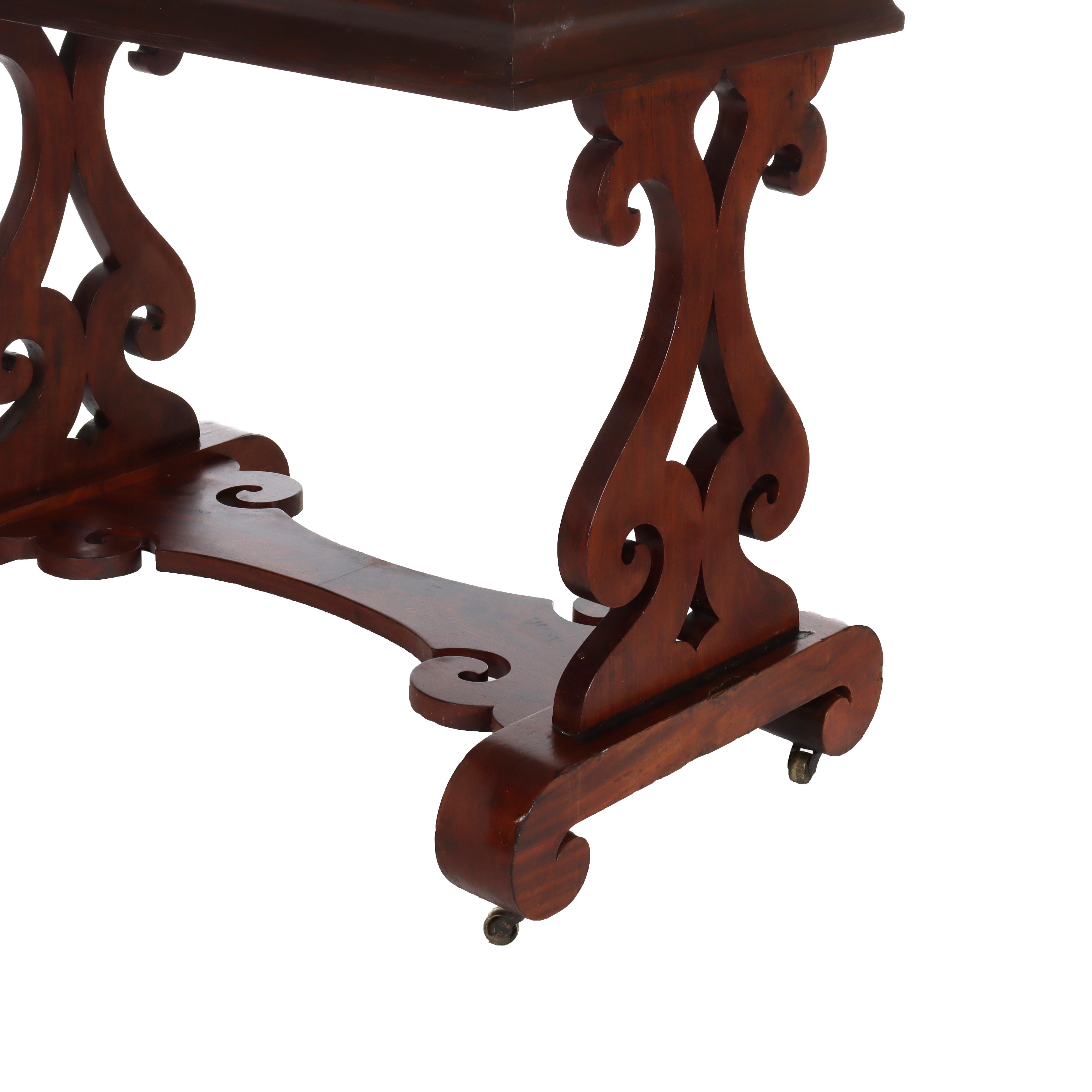 Ancienne table classique de l'école de Quervelle en acajou flammé à plateau en marbre et jupe en ogee C1840

Dimensions - 28 5/8