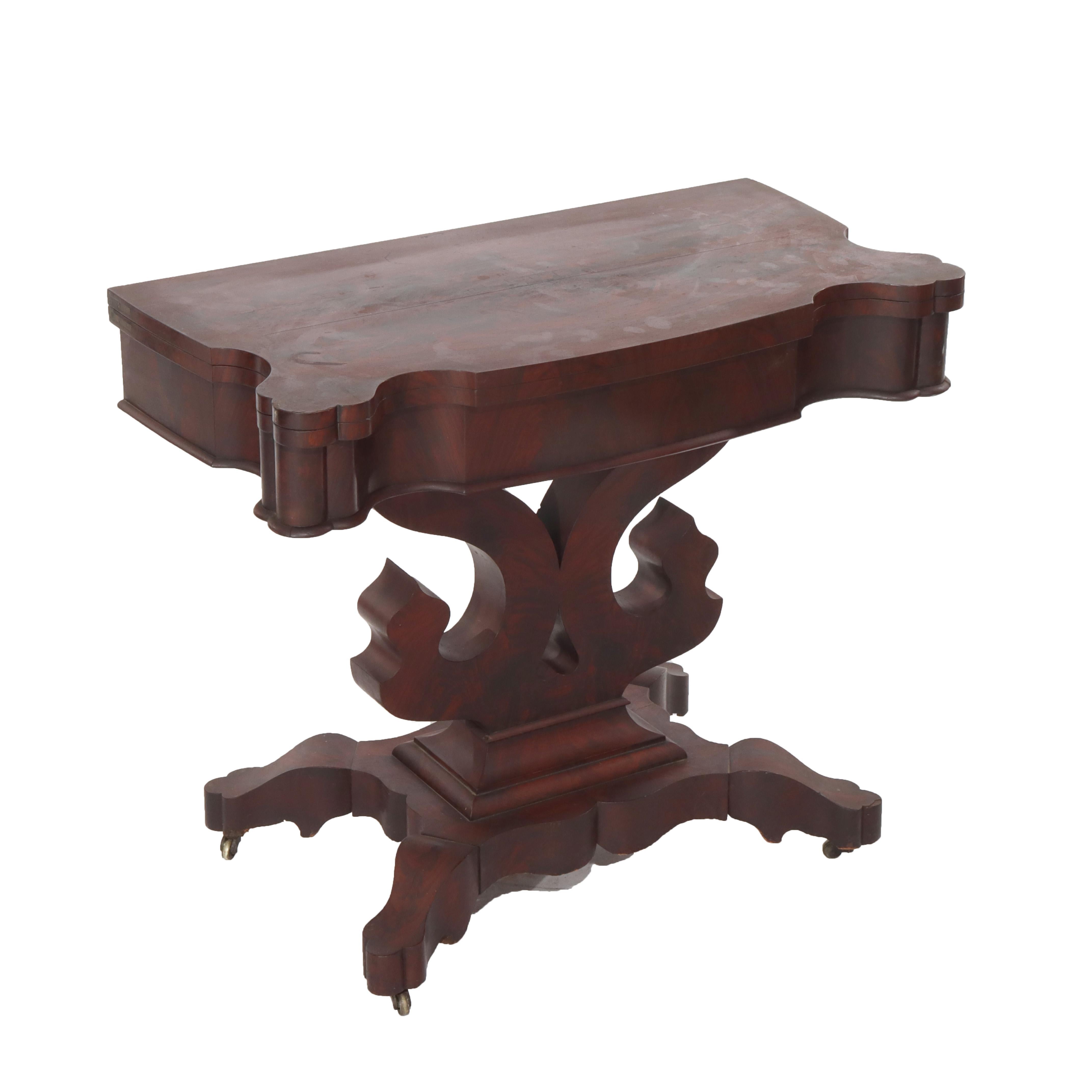Antico tavolo da gioco in mogano a fiamma impero della Quervelle School C1840

Misure: 30 7/8