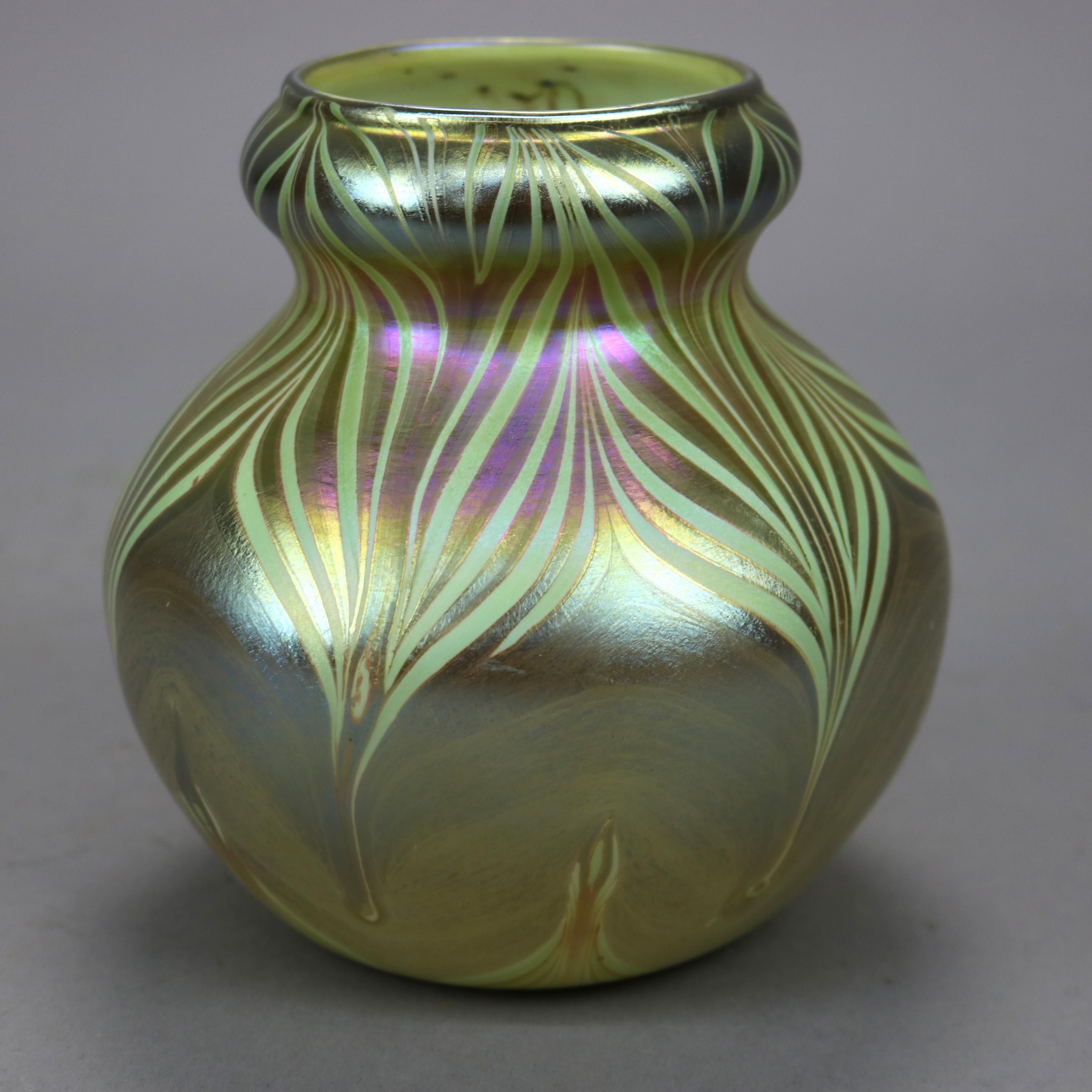 Antique Quezal Pulled Feather Art Glass Vase circa 1930 In Good Condition In Big Flats, NY