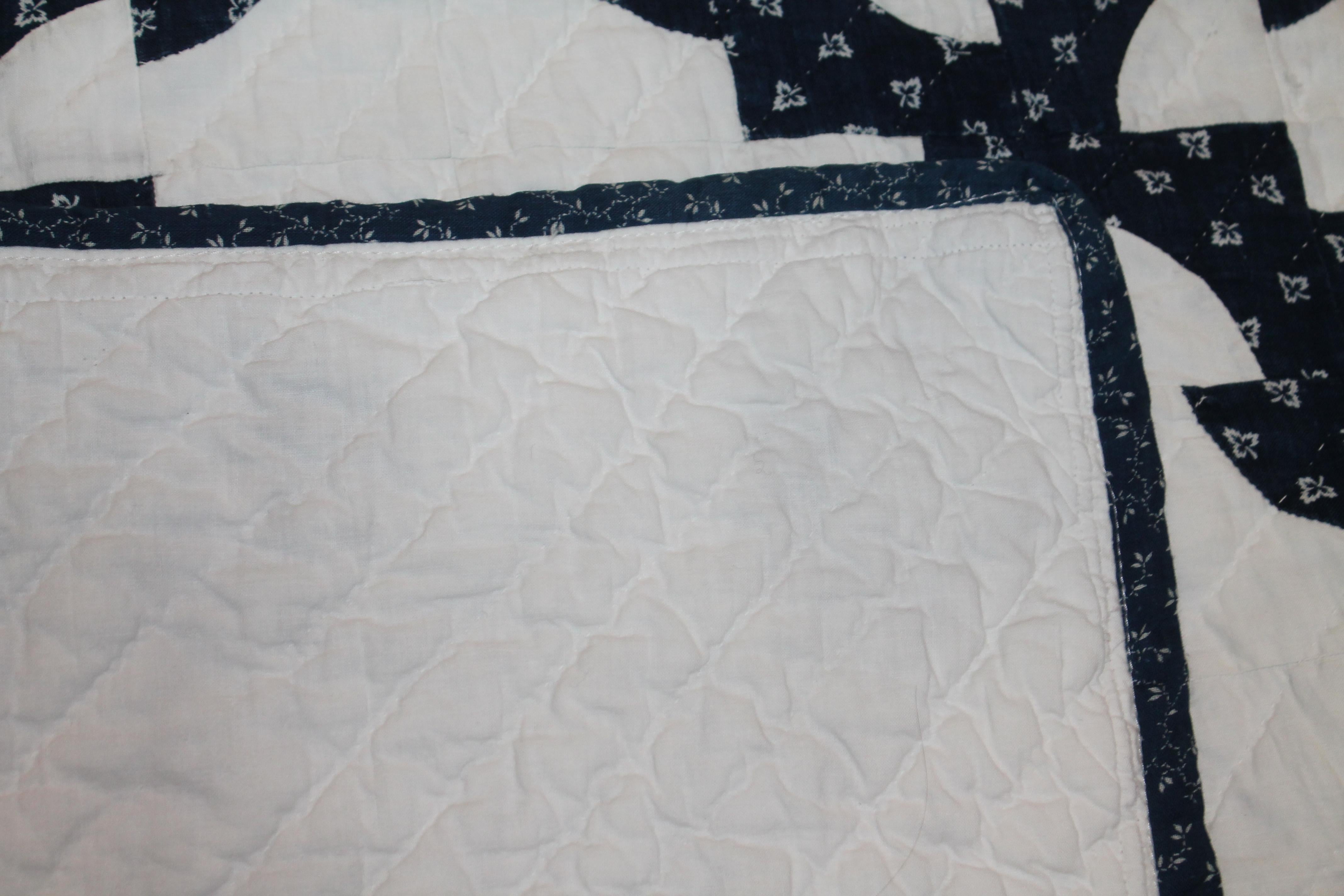 Antique Quilt Blue and White Drunkers/Drunkard's Path In Excellent Condition In Los Angeles, CA