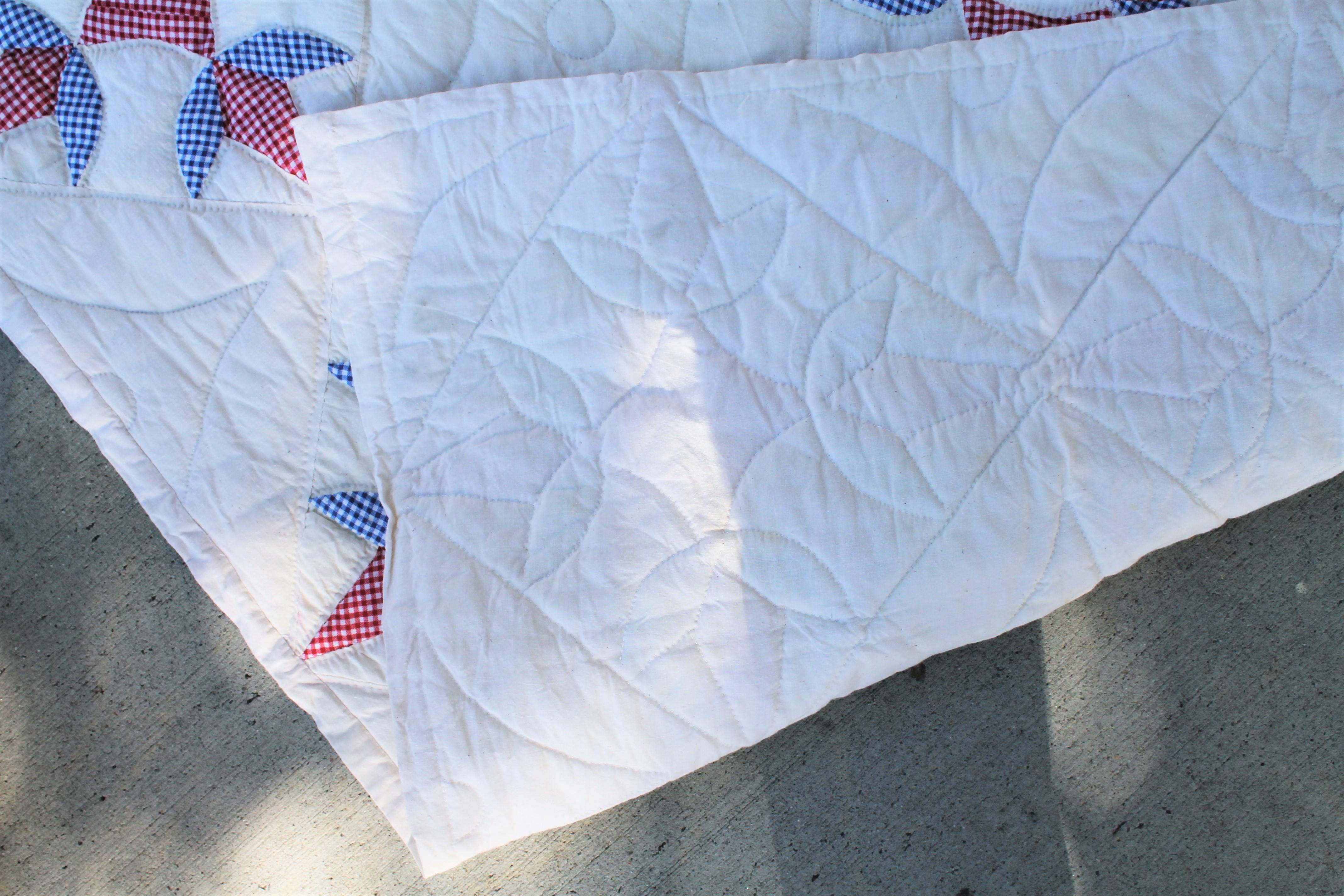 Antique Quilt -Patriotic Geometric Red, White and Blue In Good Condition For Sale In Los Angeles, CA