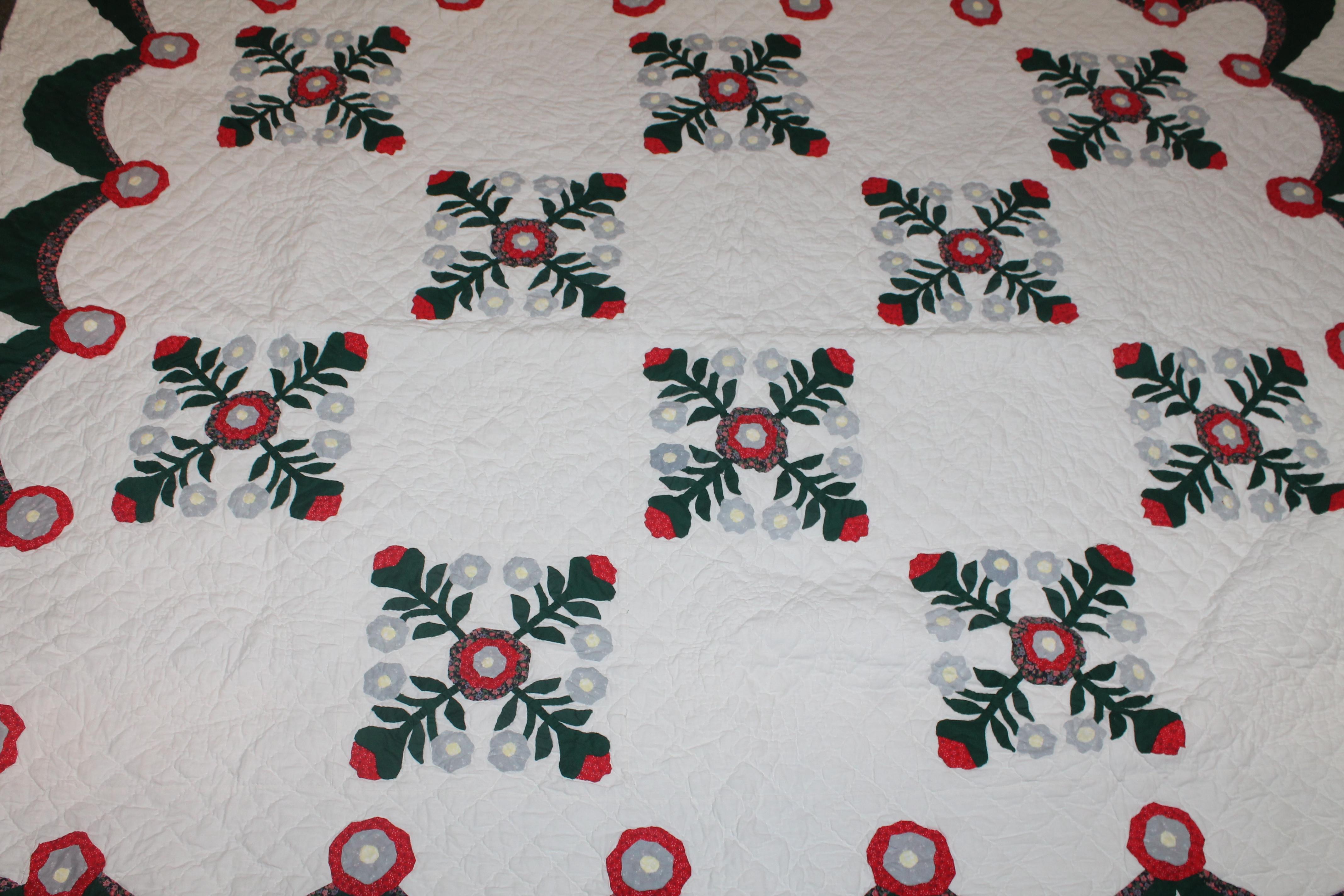 Country Antique Quilt Red and Green Applique For Sale