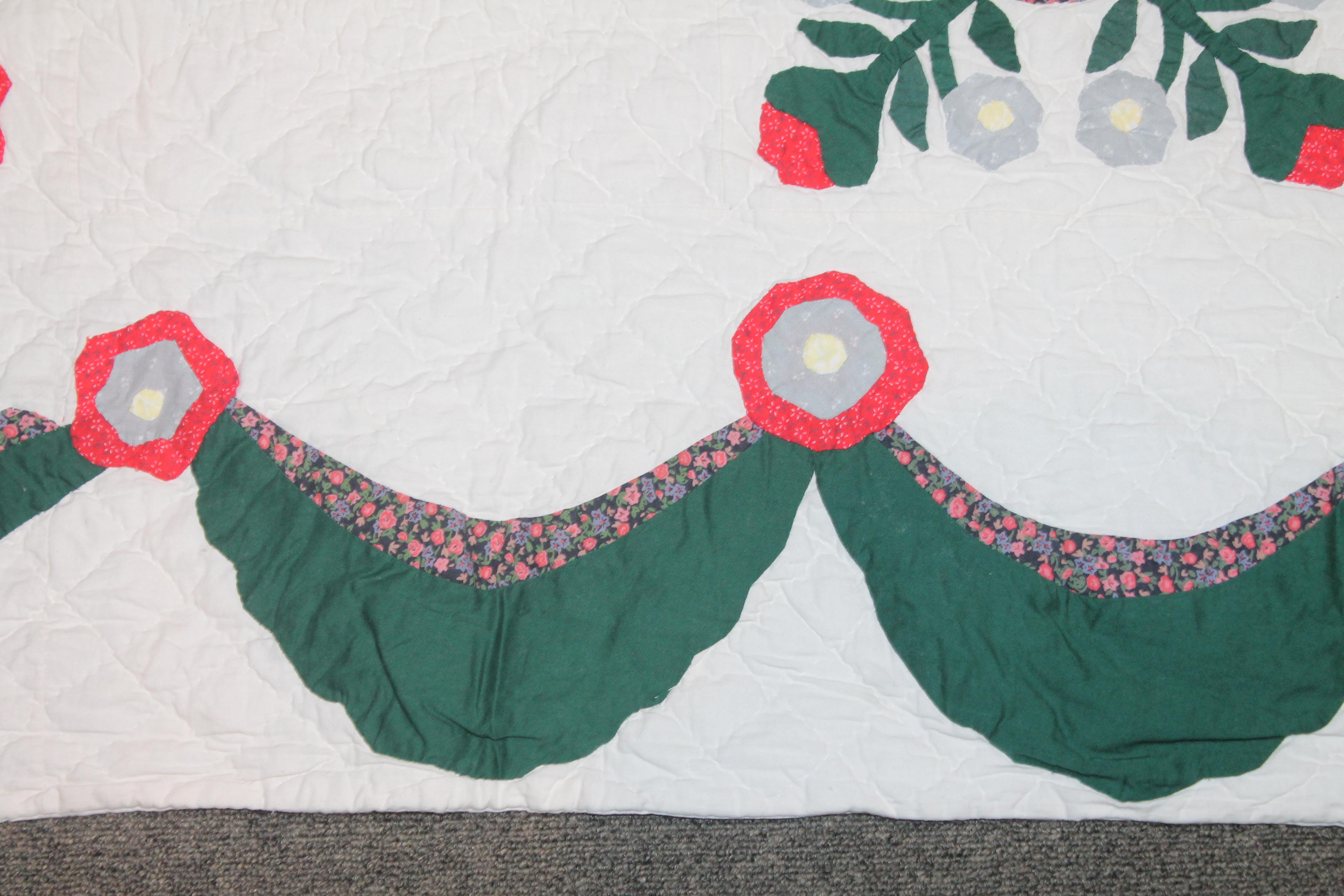 American Antique Quilt Red and Green Applique For Sale