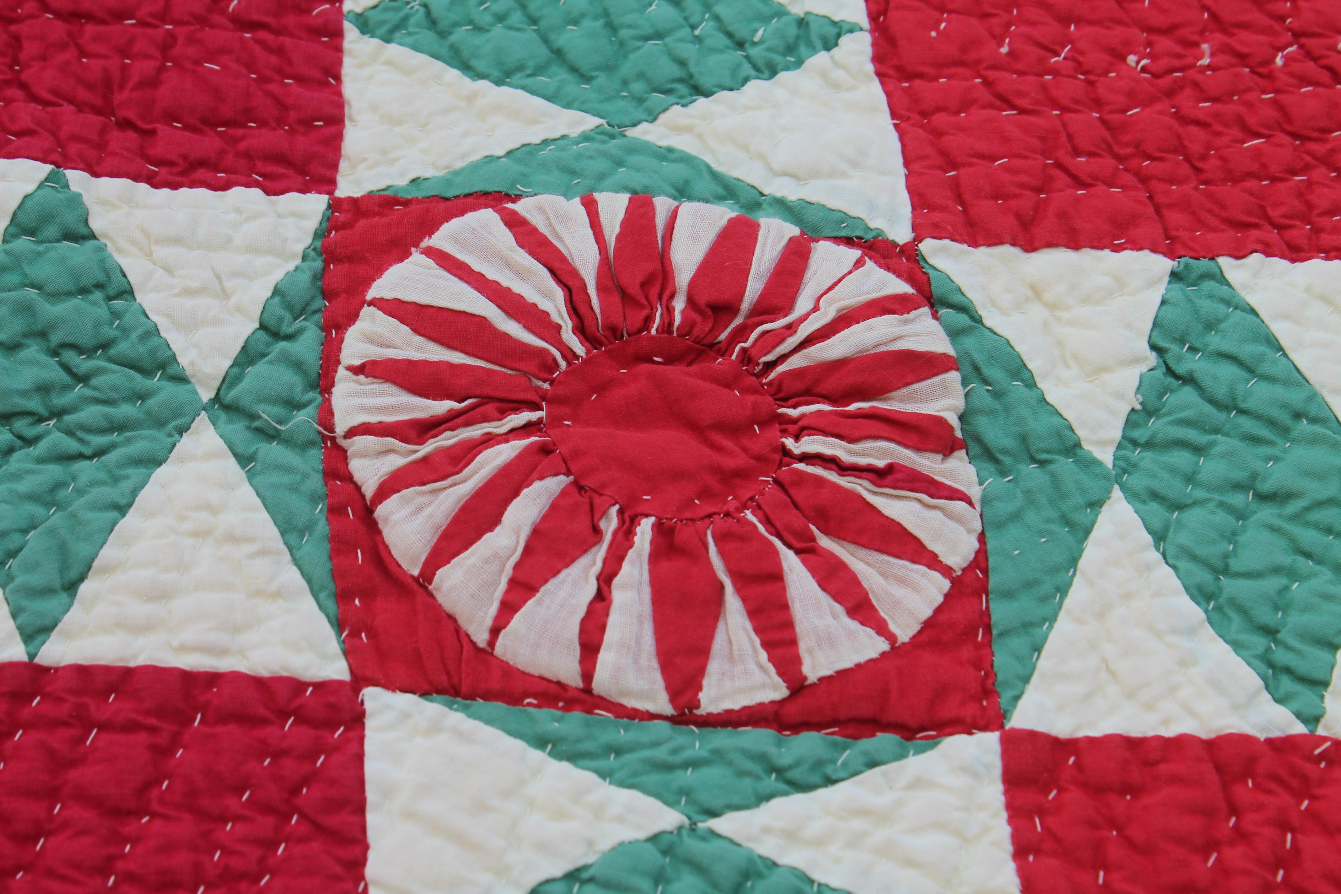 Antique Quilt Red and Green New York Beauty In Good Condition In Los Angeles, CA