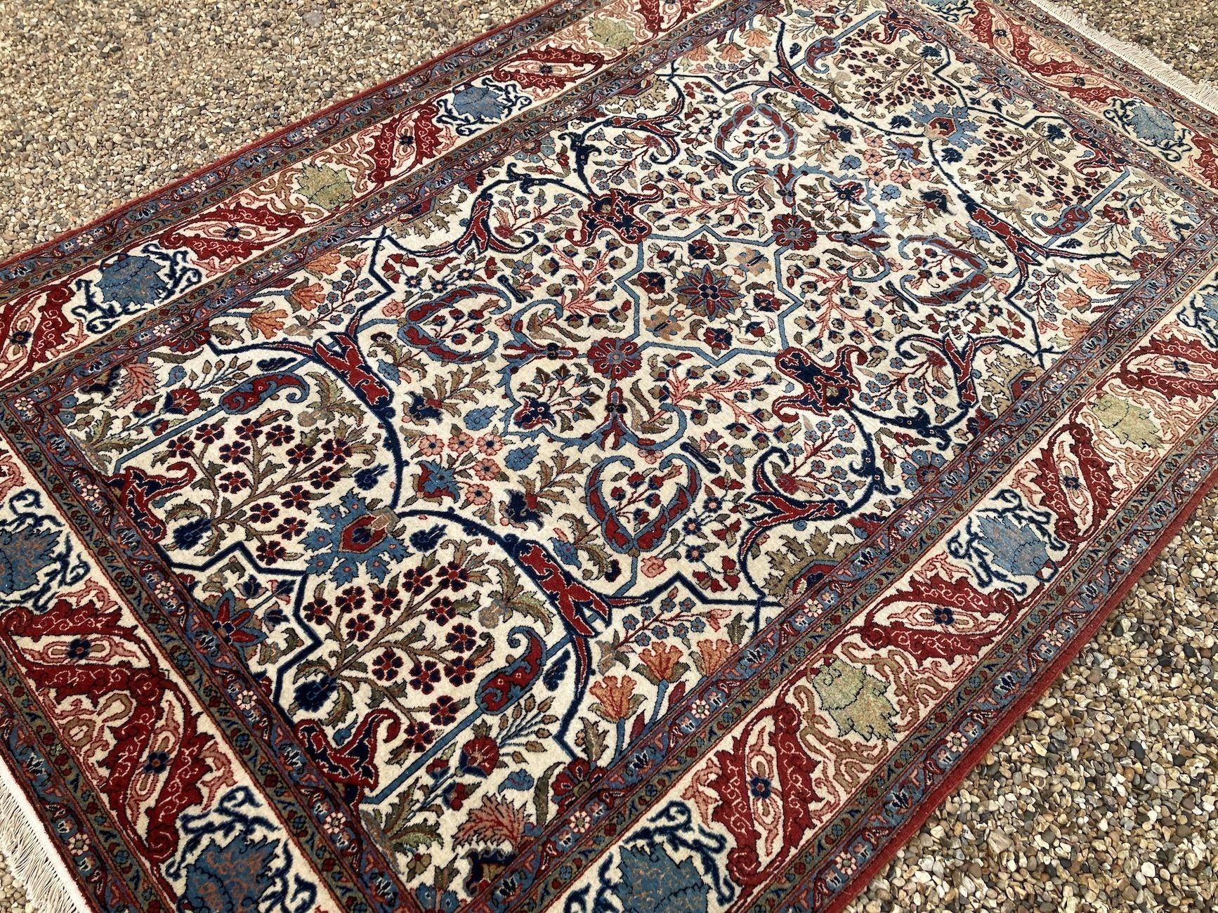 Antique Qum Rug 2.10m x 1.36m For Sale 8