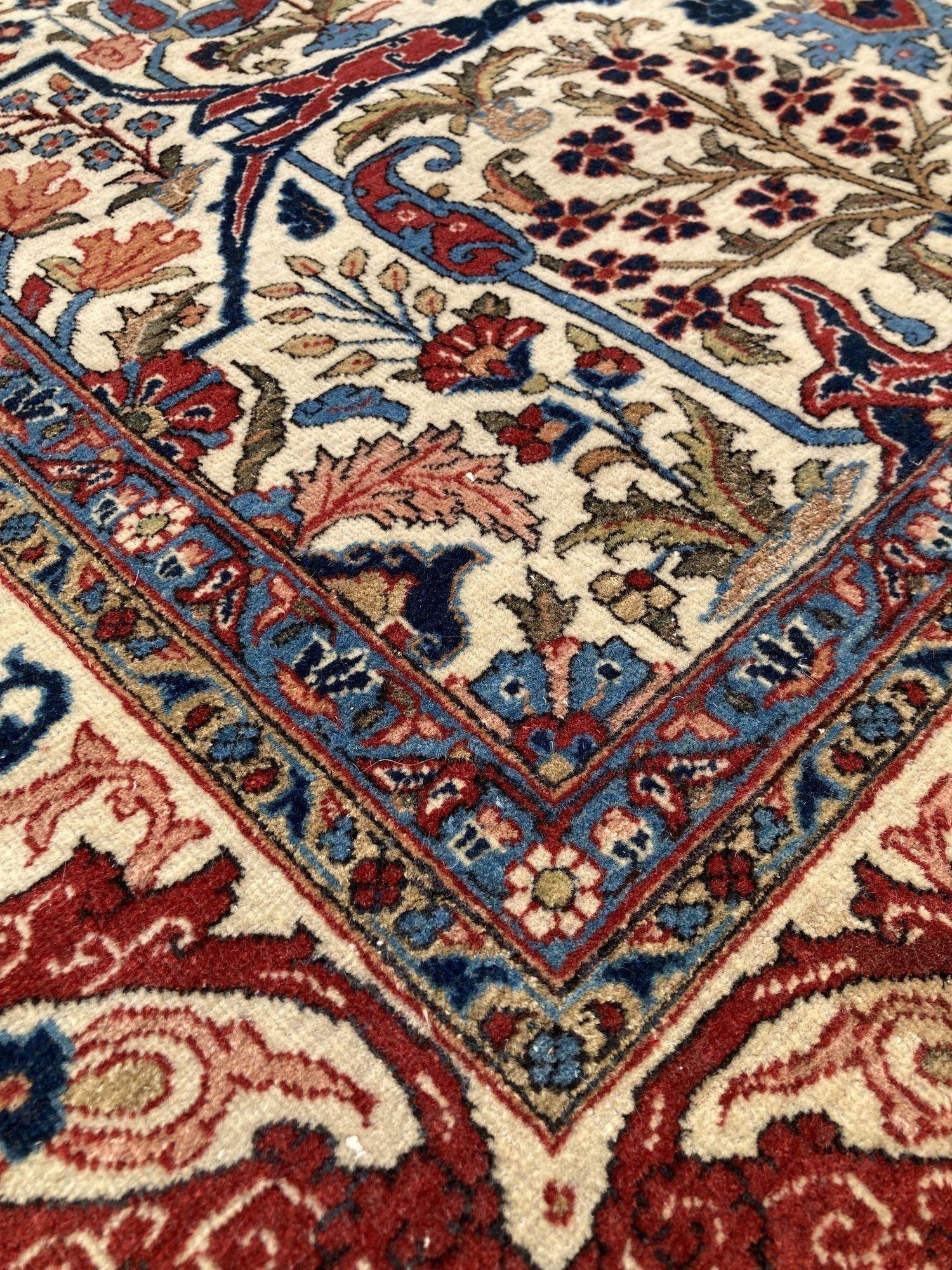 Antique Qum Rug 2.10m x 1.36m For Sale 4