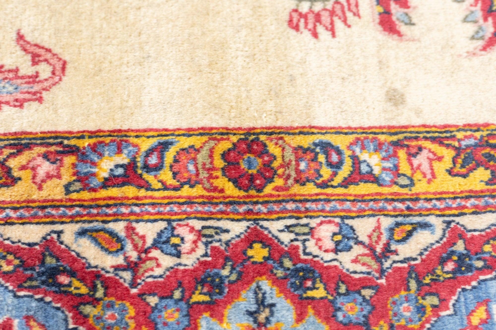 Antiker Qum-Teppich 4'5'' x 7'1'' im Angebot 4