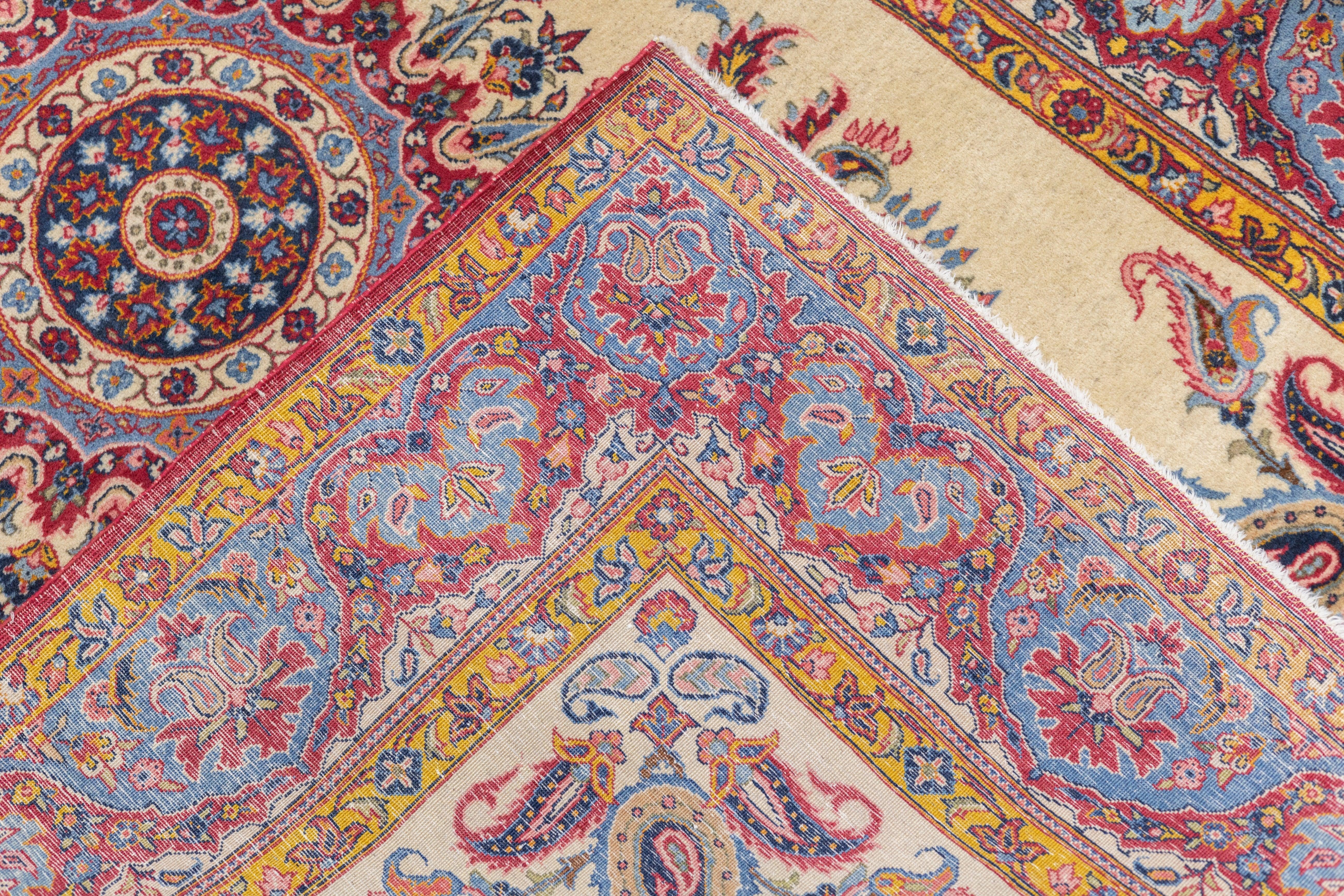 Antiker Qum-Teppich 4'5'' x 7'1'' im Angebot 8