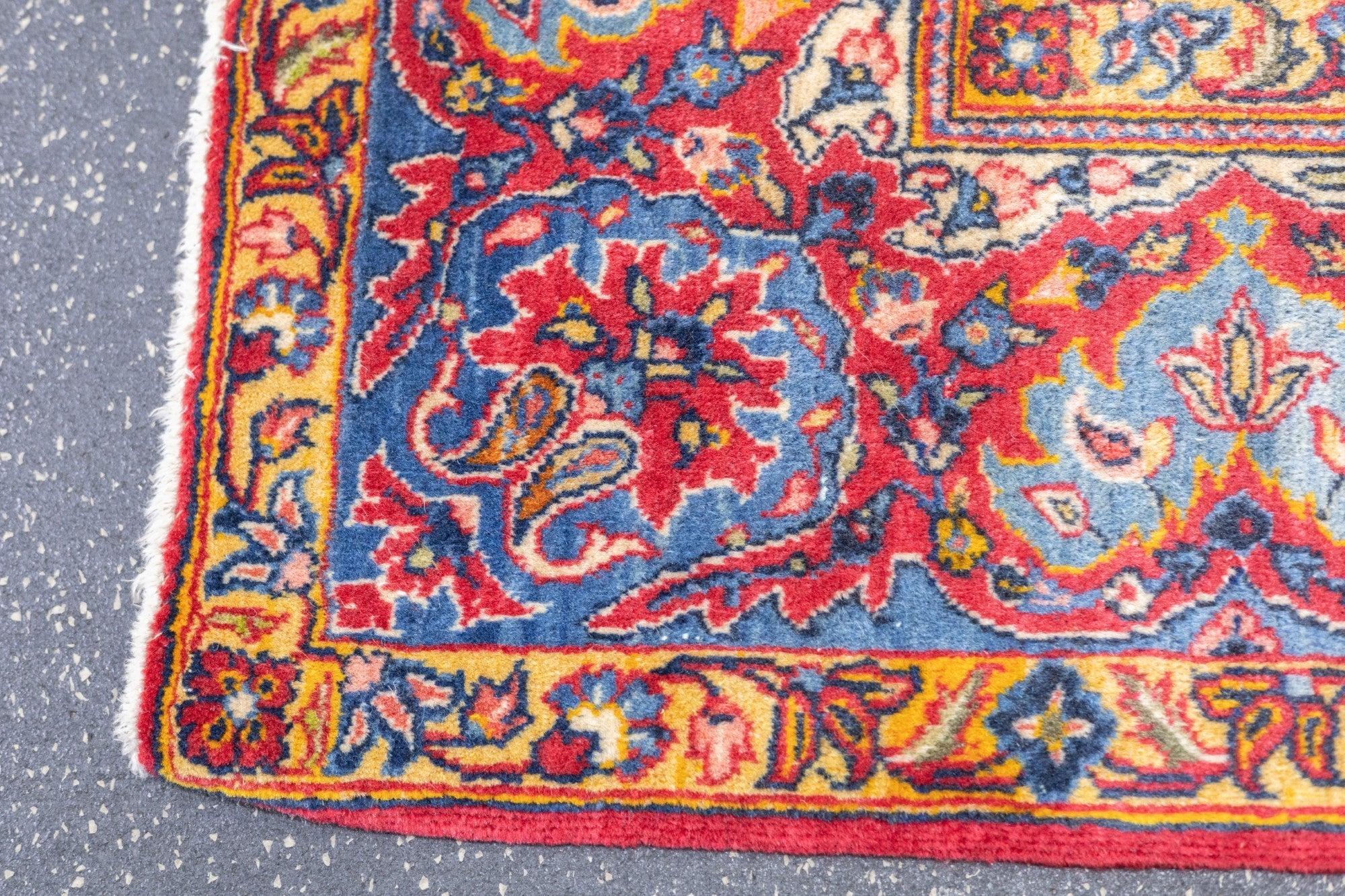 Antiker Qum-Teppich 4'5'' x 7'1'' im Angebot 1