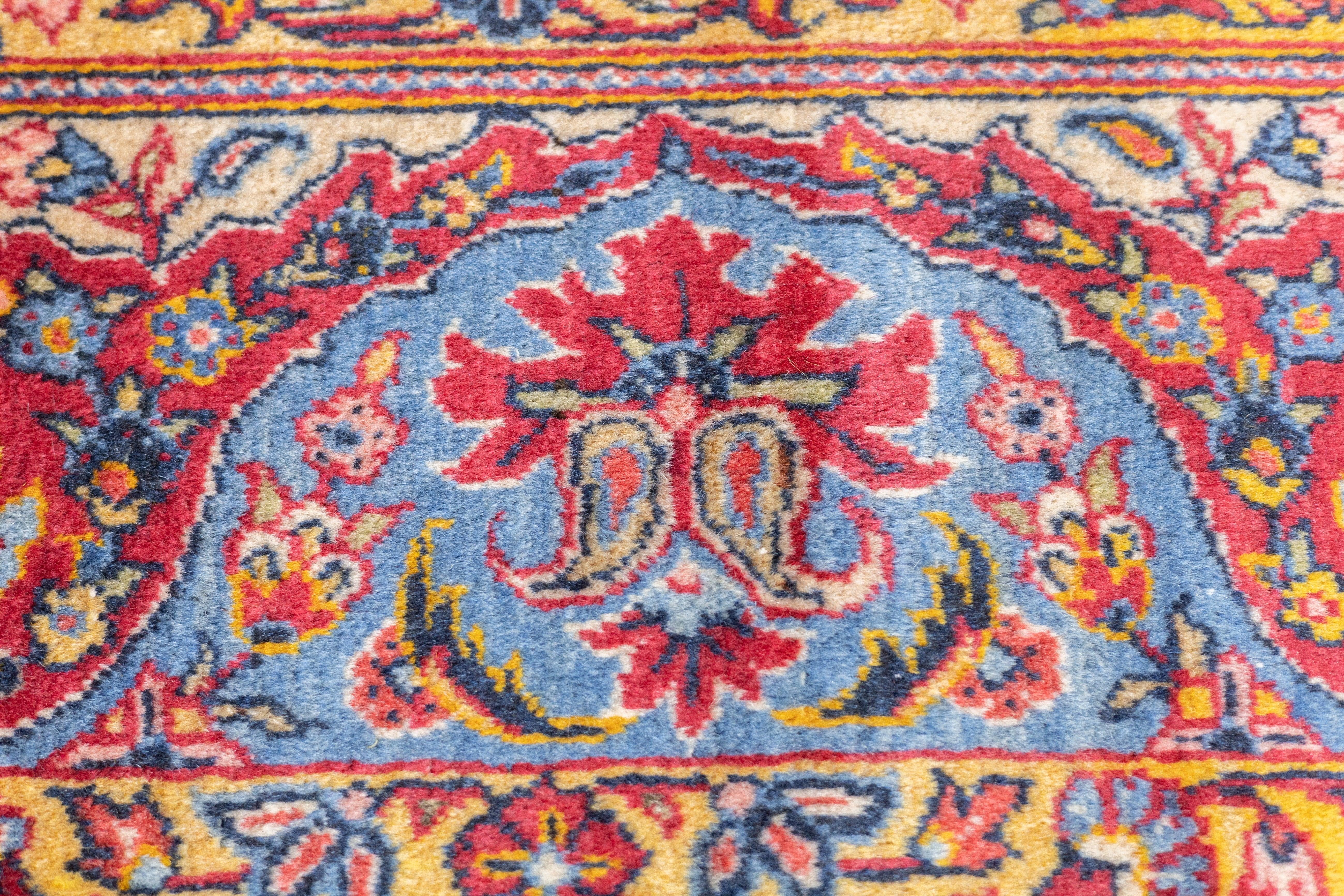 Antiker Qum-Teppich 4'5'' x 7'1'' im Angebot 2