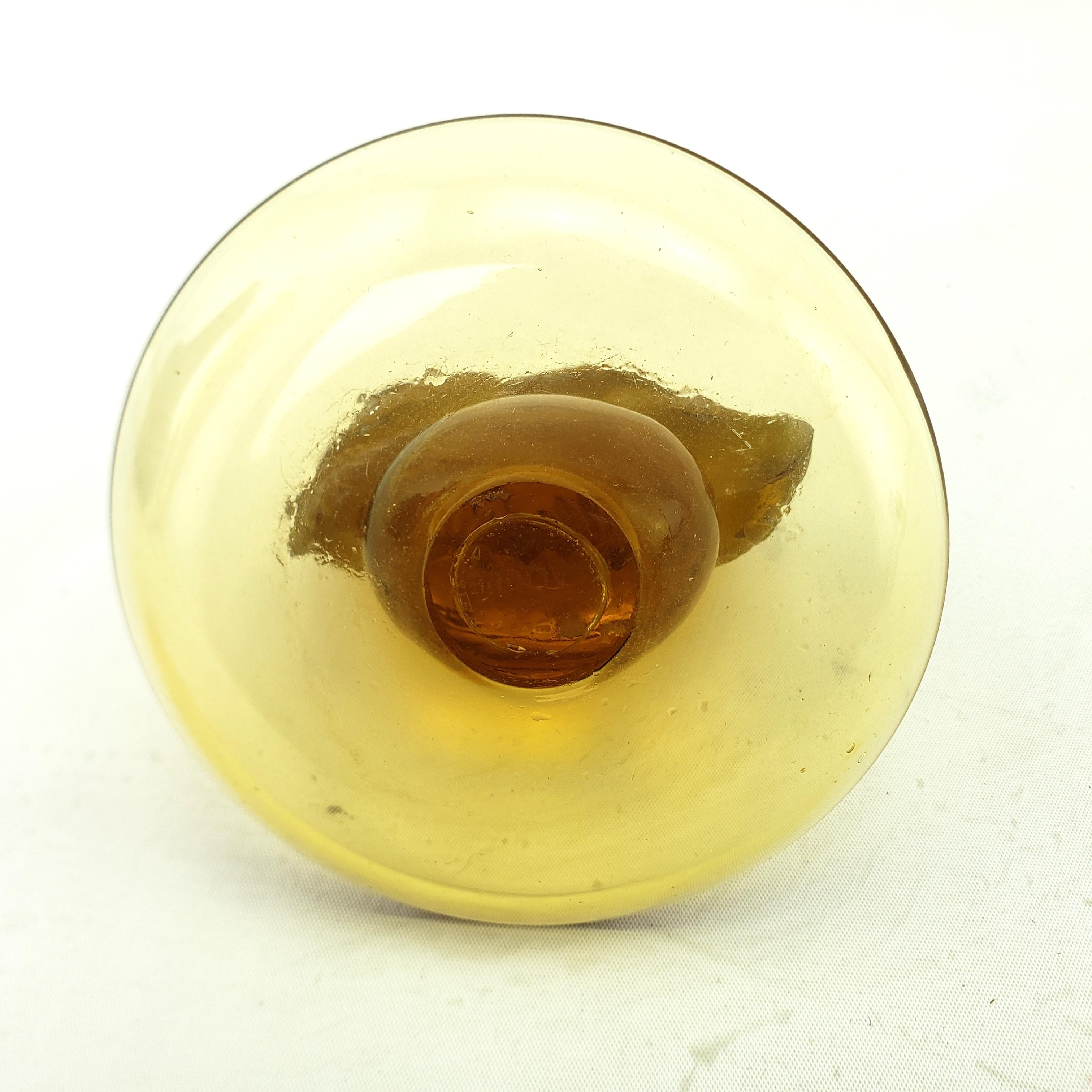 Antike R. Lalique Honey Bernstein Pin Dish oder Vide Poche mit Blumenstrauß (Glas) im Angebot