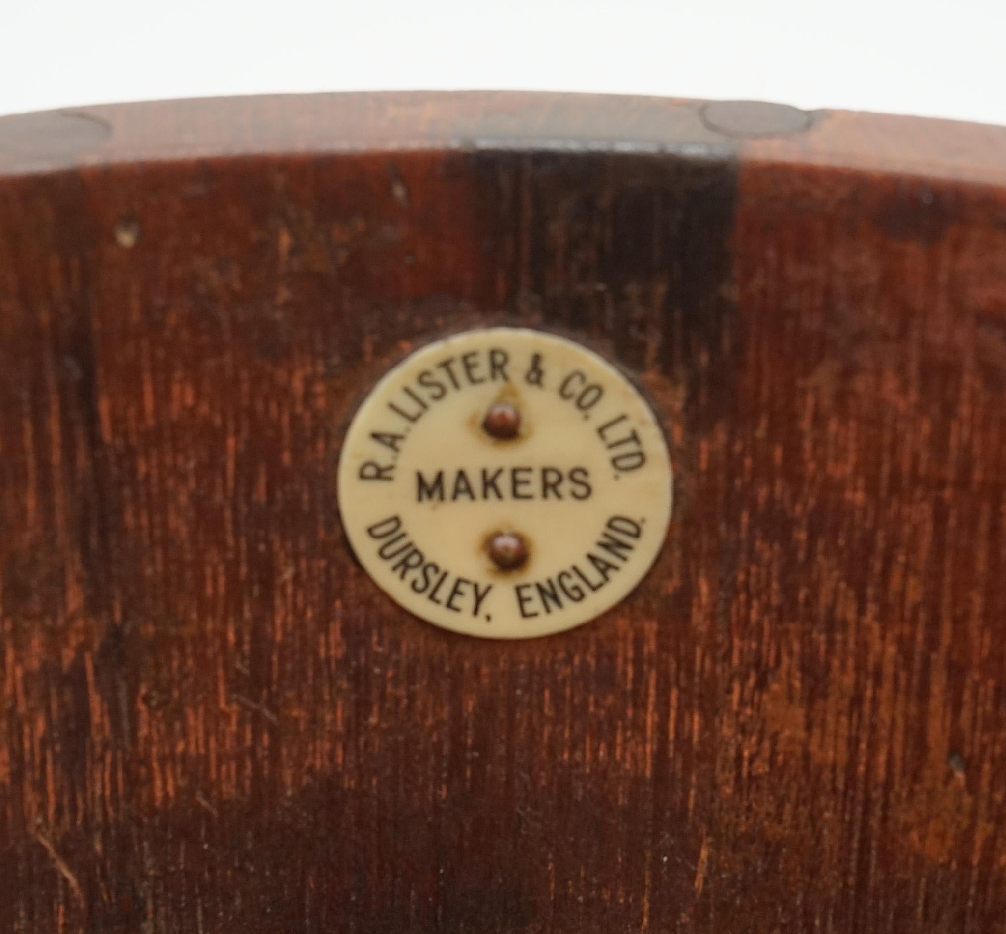 R.A. ANTIGUO LISTER & CO CUBO DE ROBLE LATONADO PATiNA DESlumbrante en venta 5