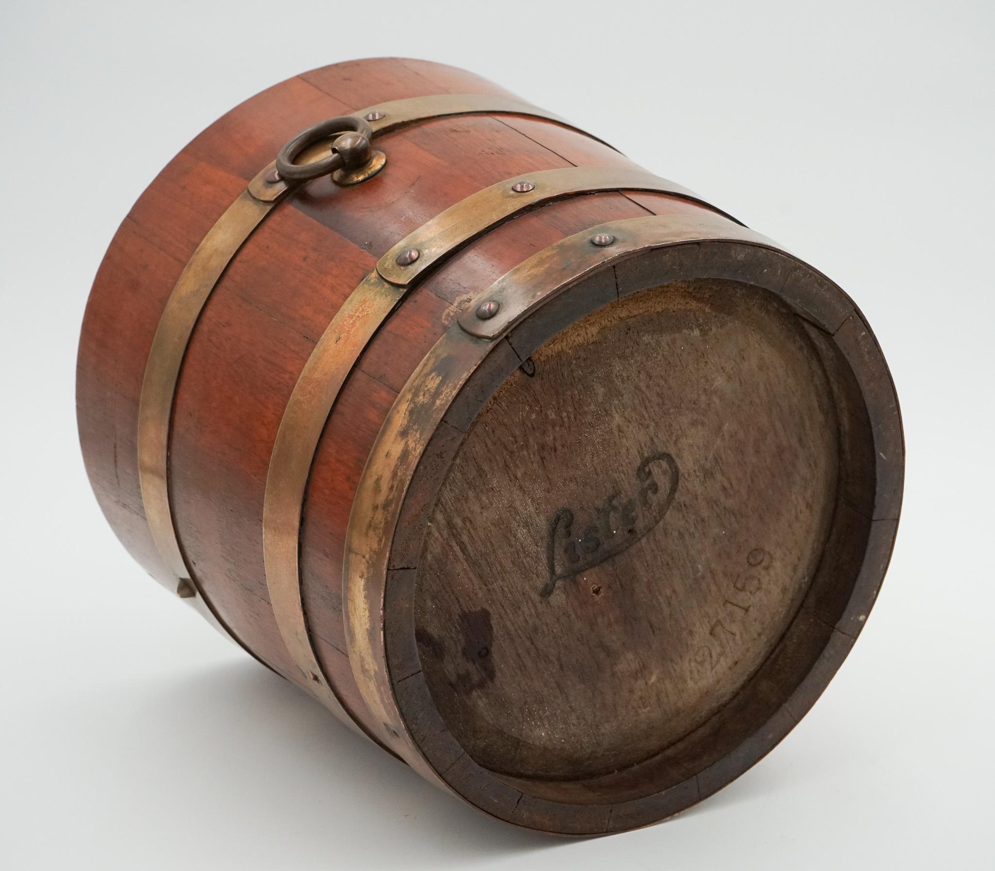 R.A. ANTIGUO LISTER & CO CUBO DE ROBLE LATONADO PATiNA DESlumbrante en venta 10