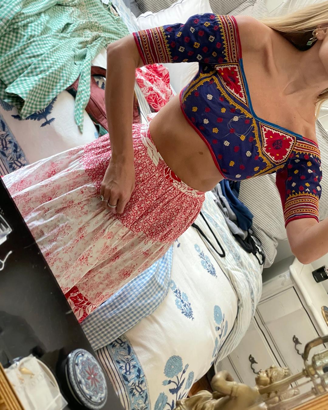 Antike Rabari-Tops mit Stickereien aus Choli im Angebot 11