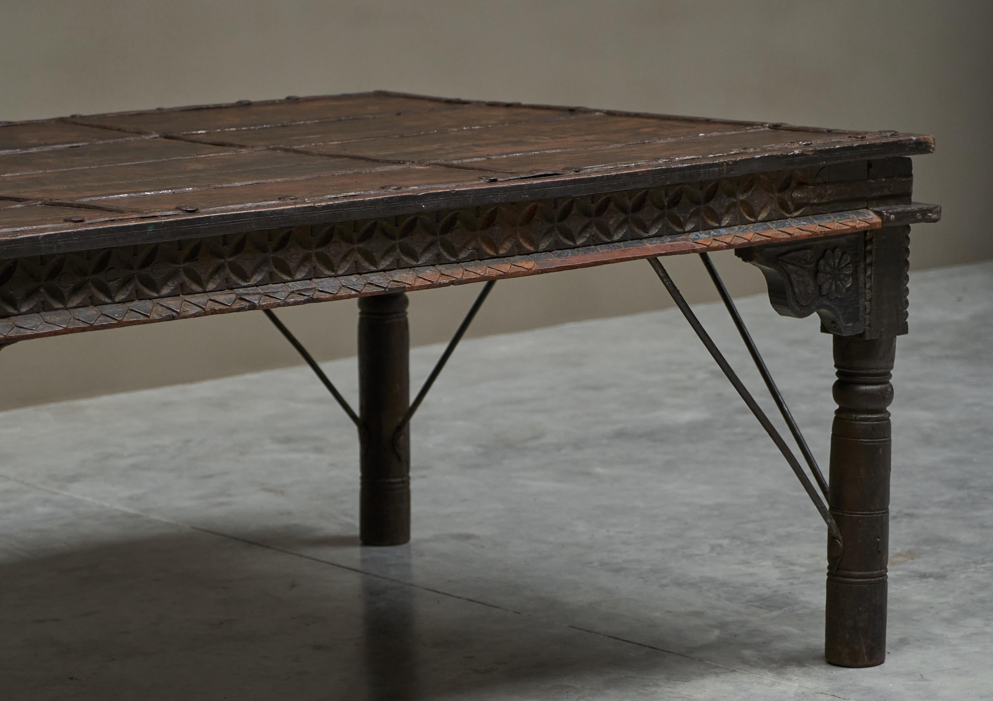 Table de salle à manger ancienne de cour du Rajasthan 19ème siècle en vente 2
