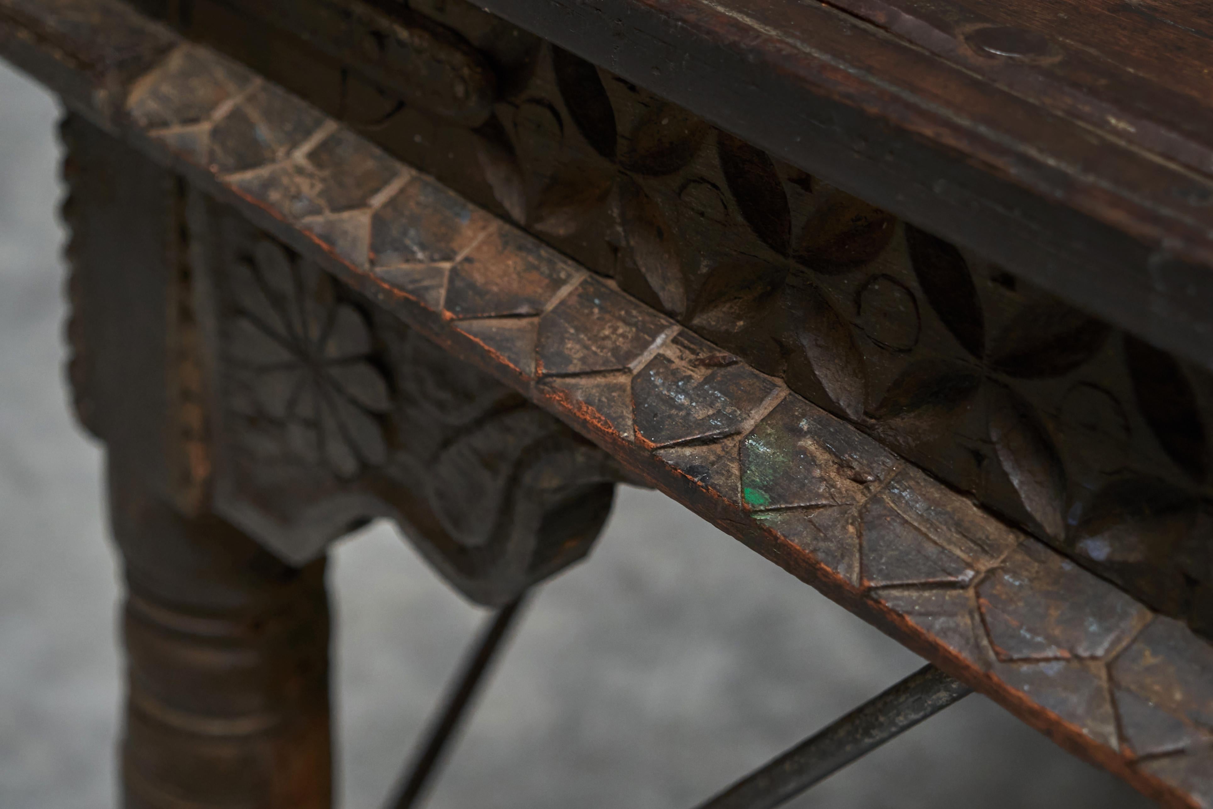 Table de salle à manger ancienne de cour du Rajasthan 19ème siècle en vente 6