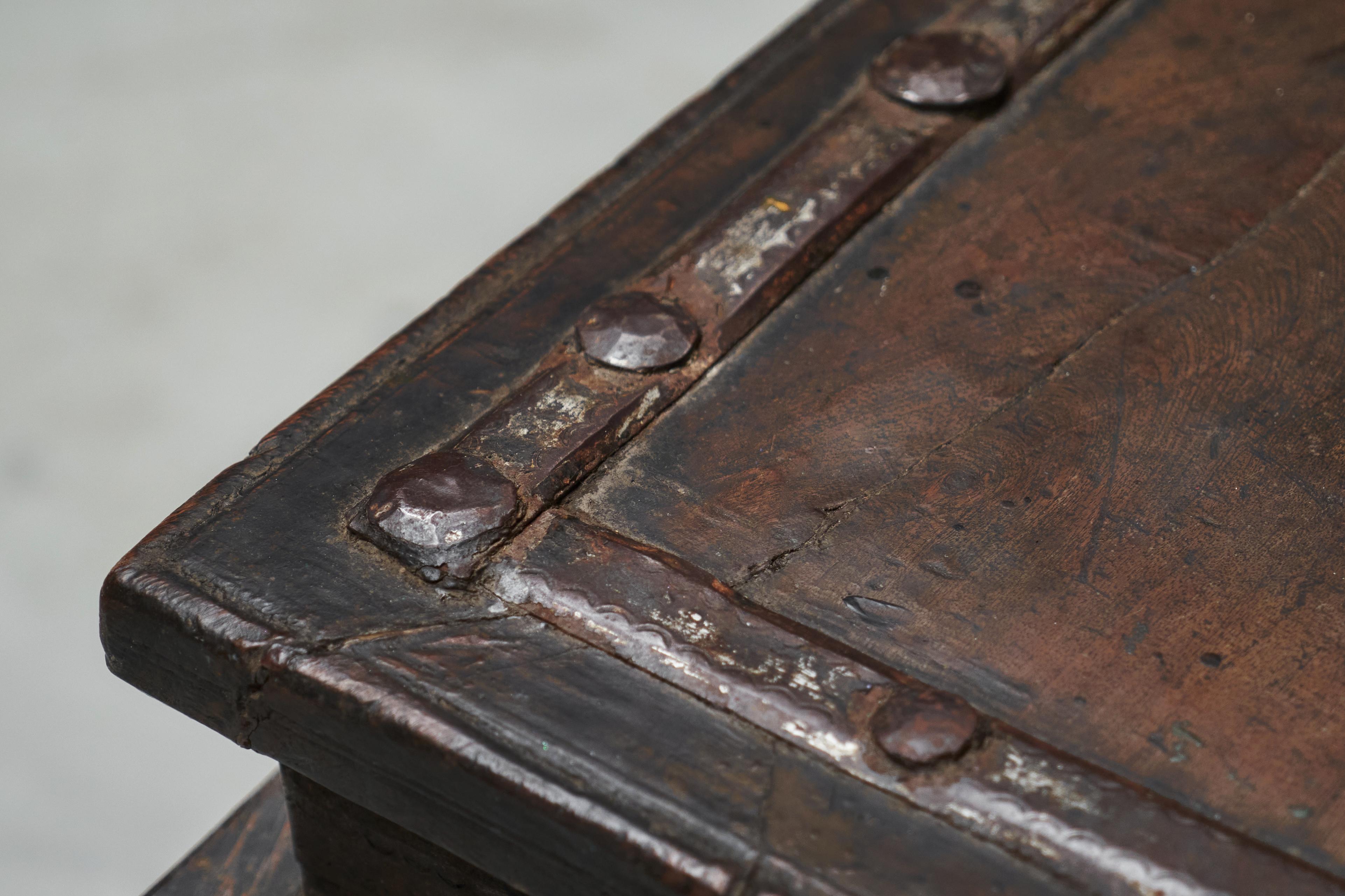 XIXe siècle Table de salle à manger ancienne de cour du Rajasthan 19ème siècle en vente