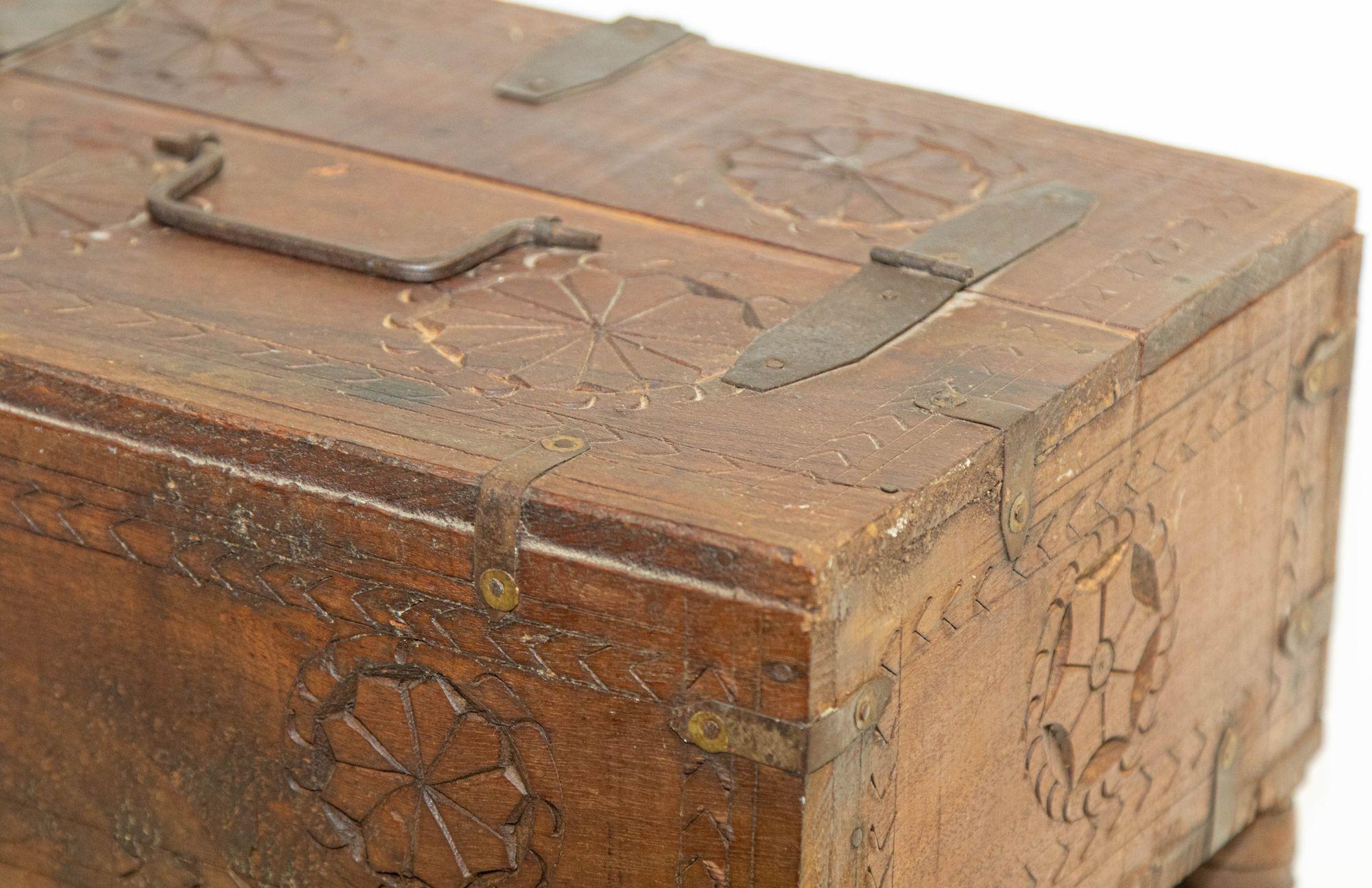 Antique Rajasthani Footed Chest Box India 1900's For Sale 2