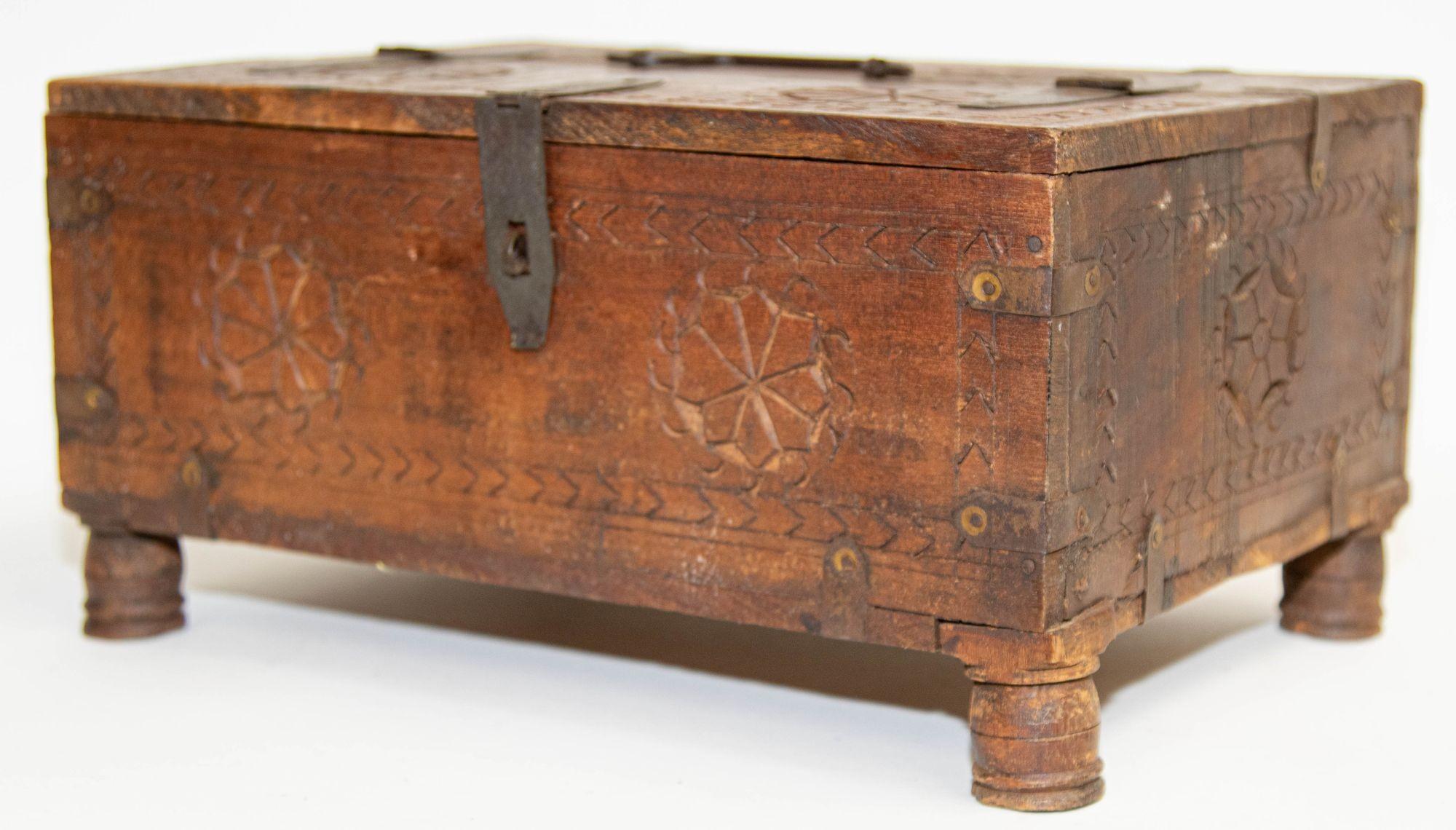 Antique Rajasthani Footed Chest Box India 1900's For Sale 3