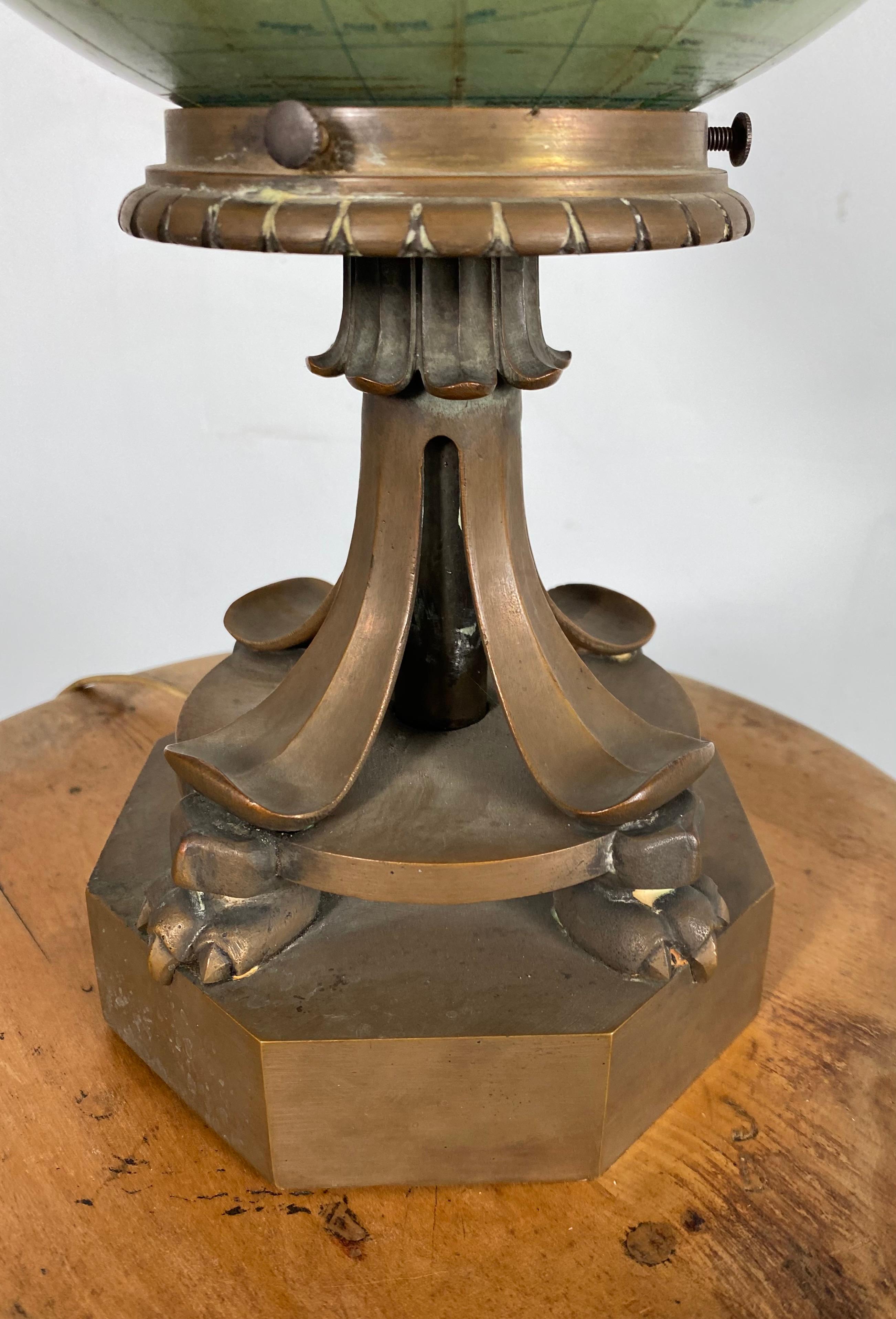 Bronze Globe terrestre ancien Rand McNally, verre, éclairage, base en bronze inhabituel en vente