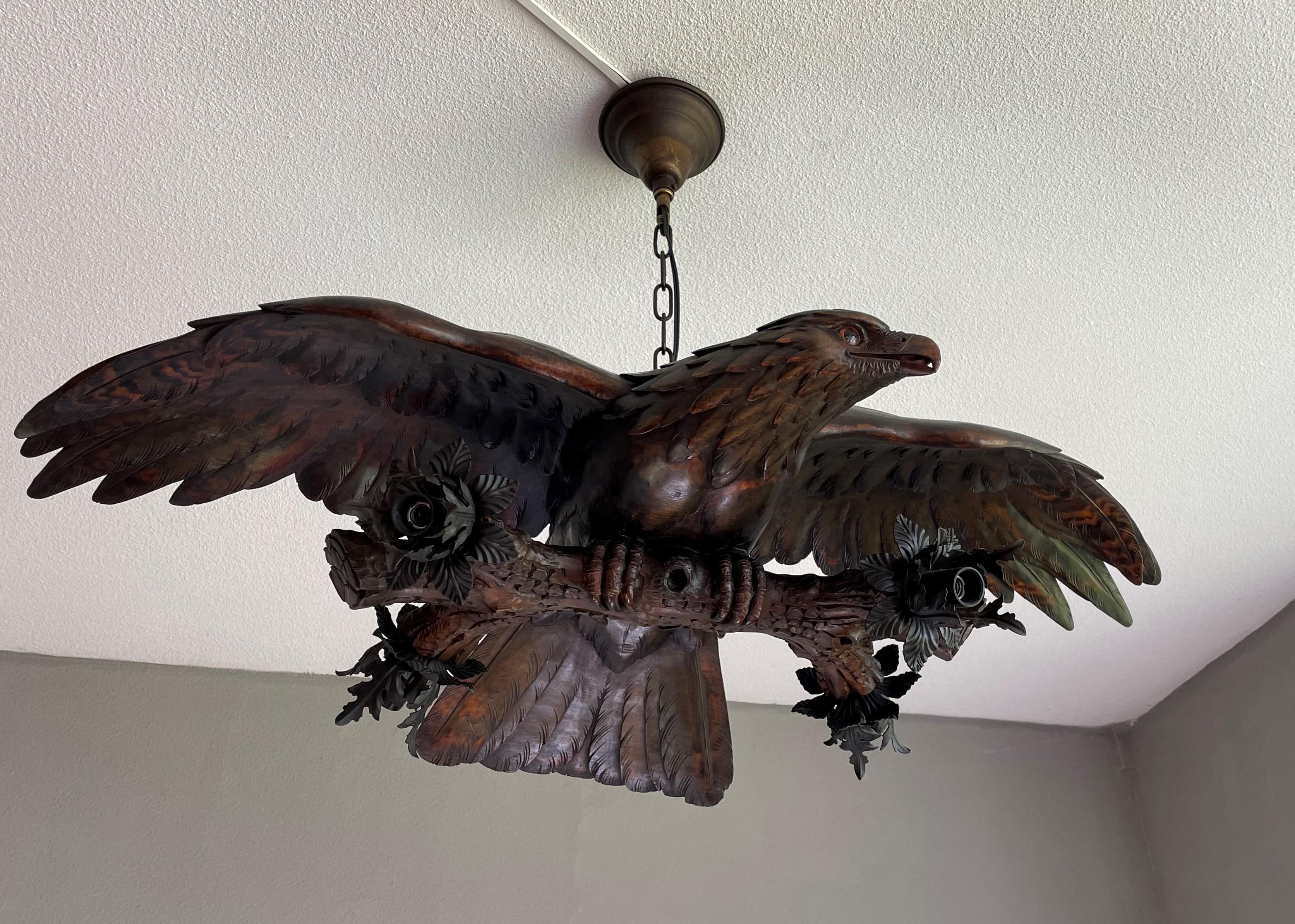 Antique, Rare and Large Hand Carved Black Forest Flying Eagle Pendant Chandelier In Good Condition In Lisse, NL