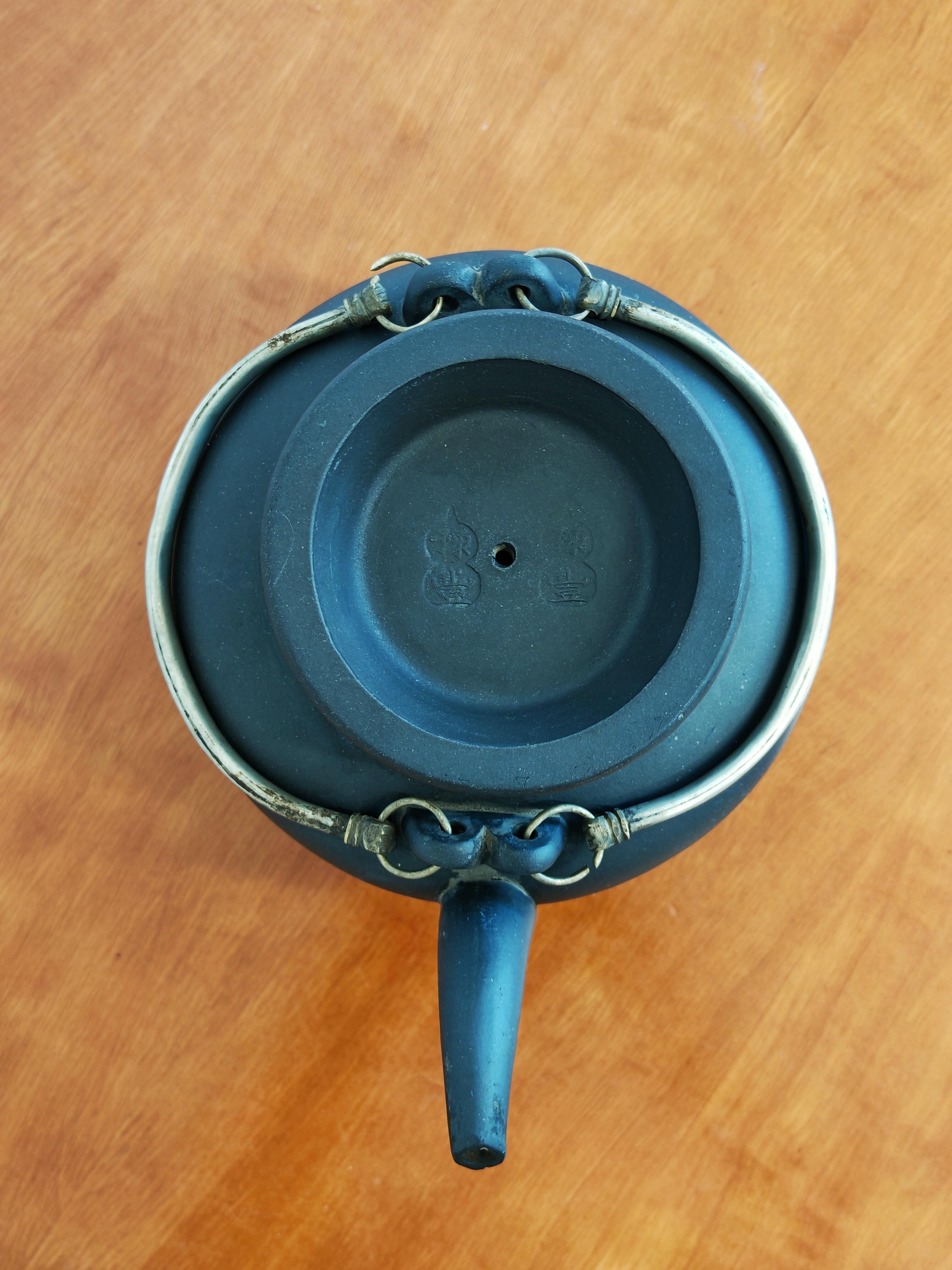 Rare théière Yixing noire ancienne, dynastie Qing, Yinkow, Chine 1910s en vente 5