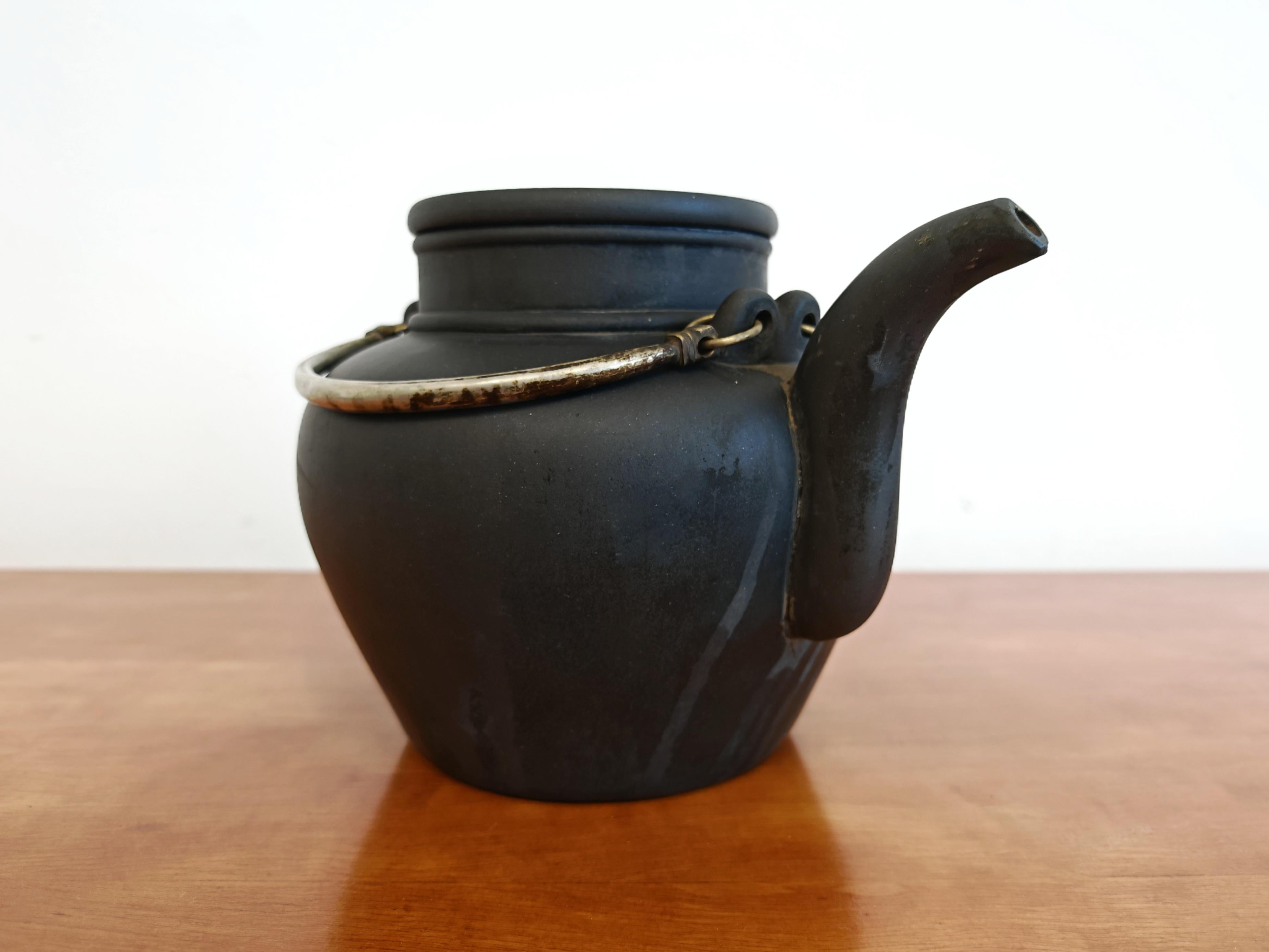 Exportation chinoise Rare théière Yixing noire ancienne, dynastie Qing, Yinkow, Chine 1910s en vente