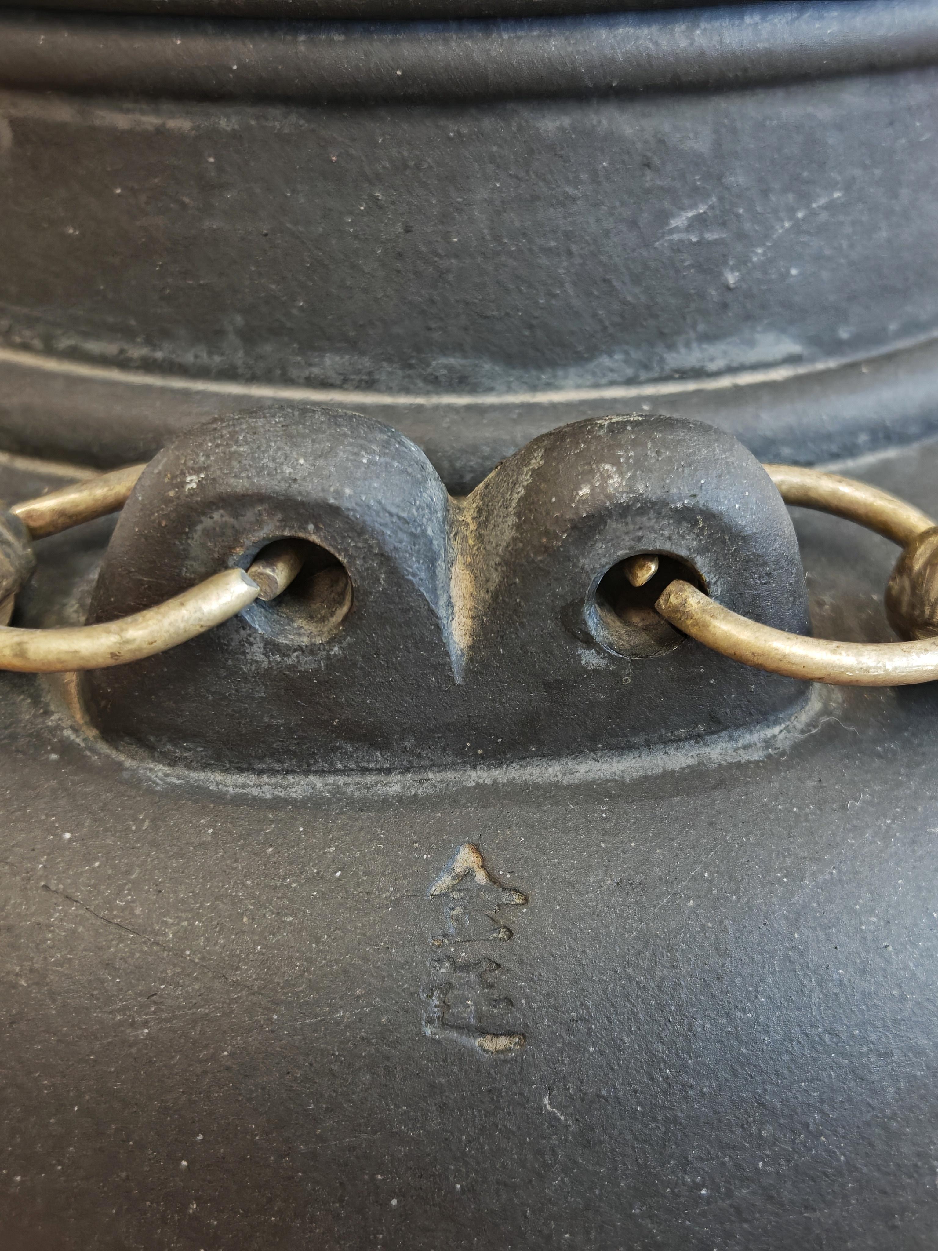 Rare théière Yixing noire ancienne, dynastie Qing, Yinkow, Chine 1910s en vente 1