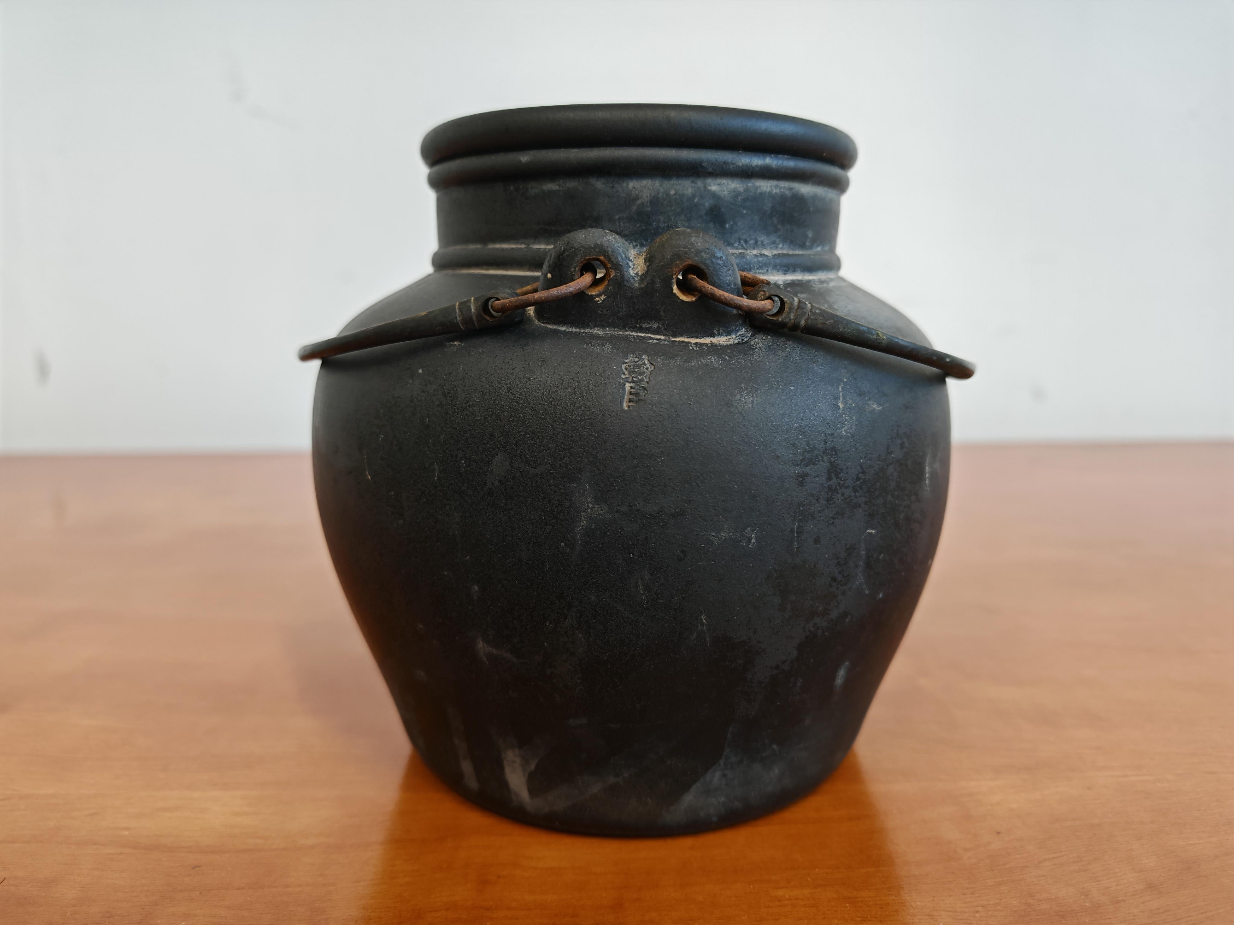 Rare théière Yixing noire ancienne, dynastie Qing, Yinkow, Chine 1910s en vente 1