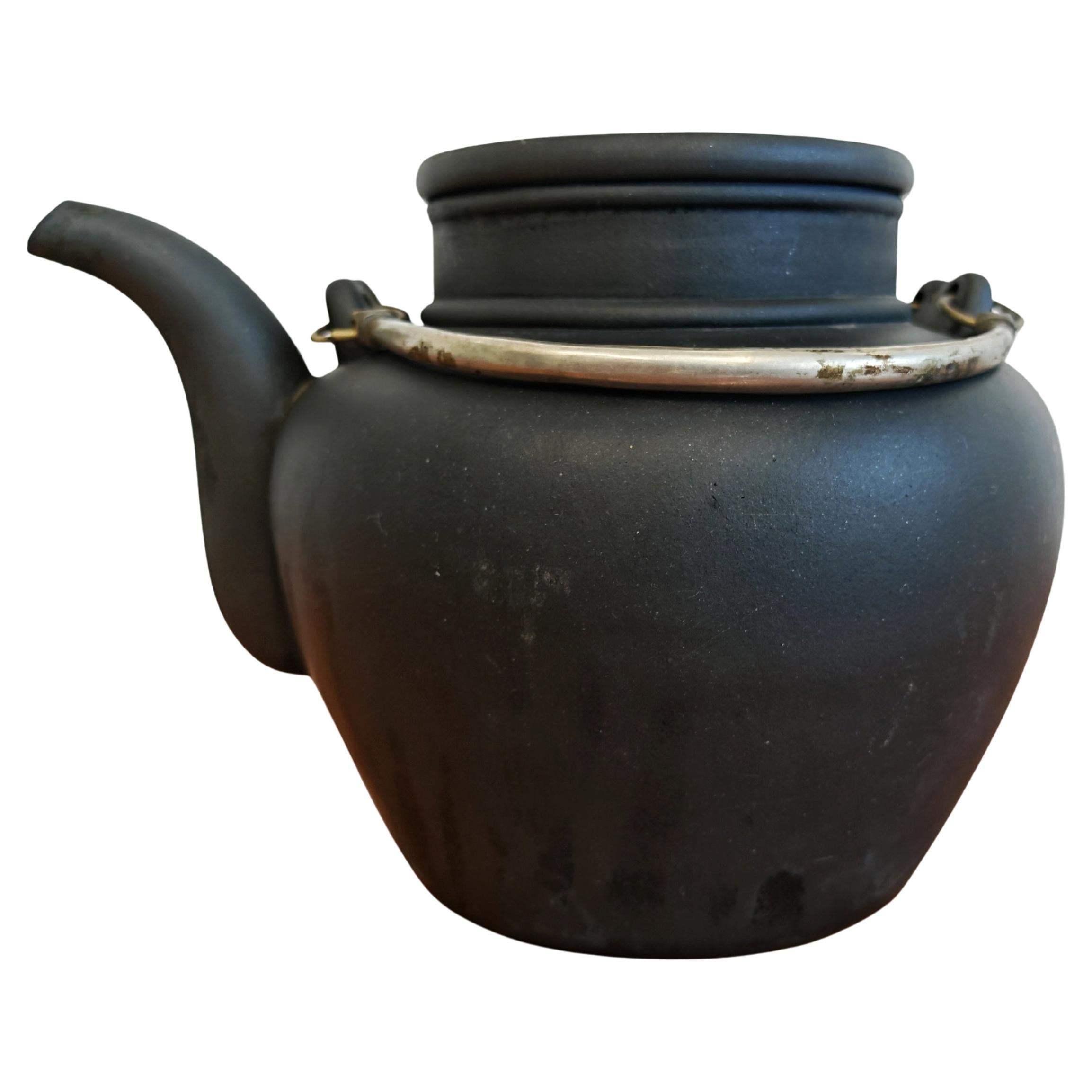 Rare théière Yixing noire ancienne, dynastie Qing, Yinkow, Chine 1910s