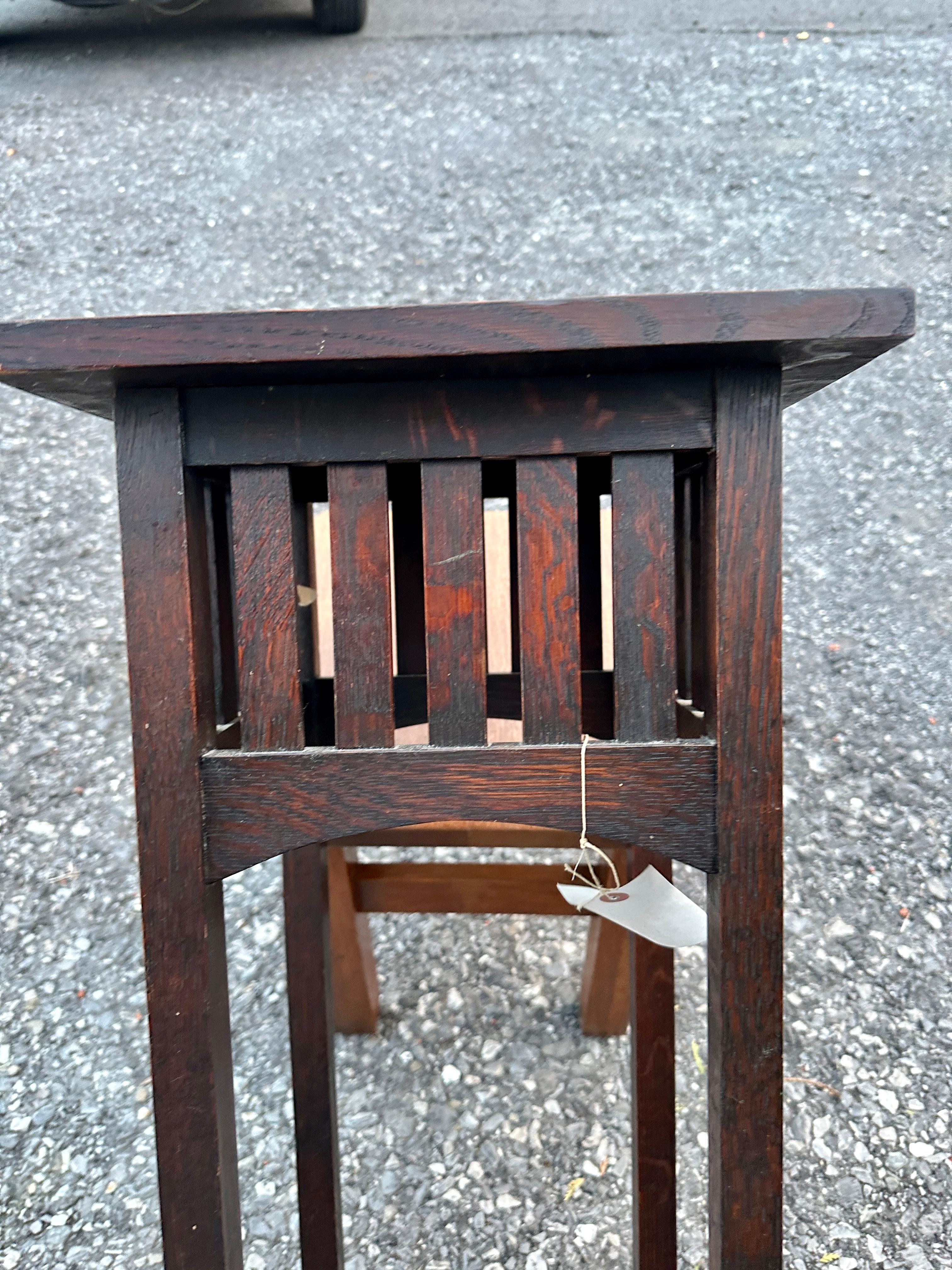 Antigüedades Raras Circa 1900 L&JG Stickley Stand - W7372 - VENTA 20% DESCUENTO Roble