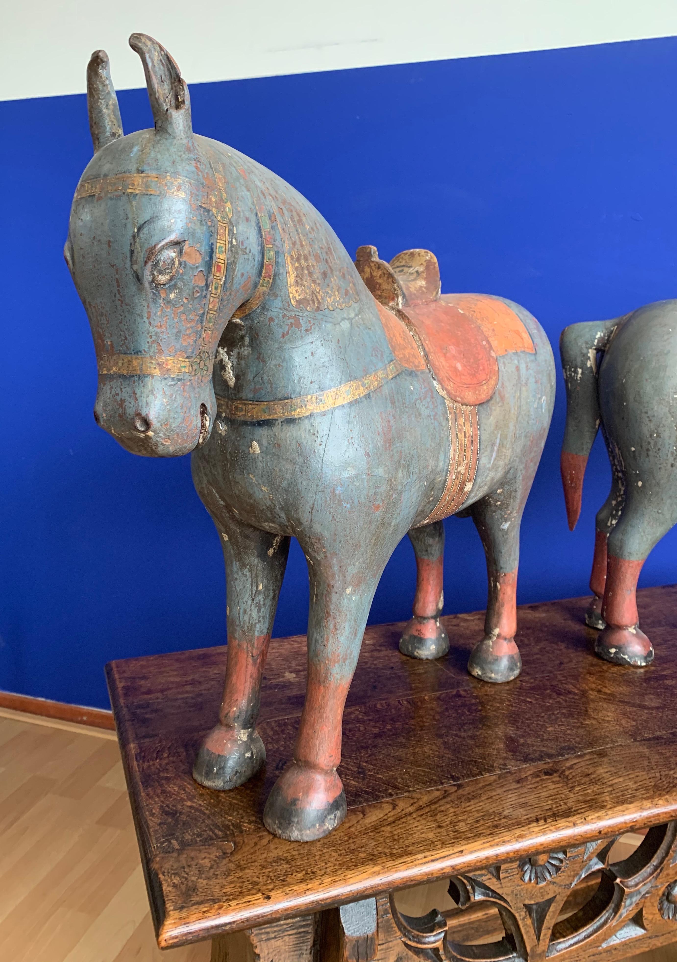 Antique:: rare & Paire de sculptures de chevaux sculptées et peintes à la main en vente 6