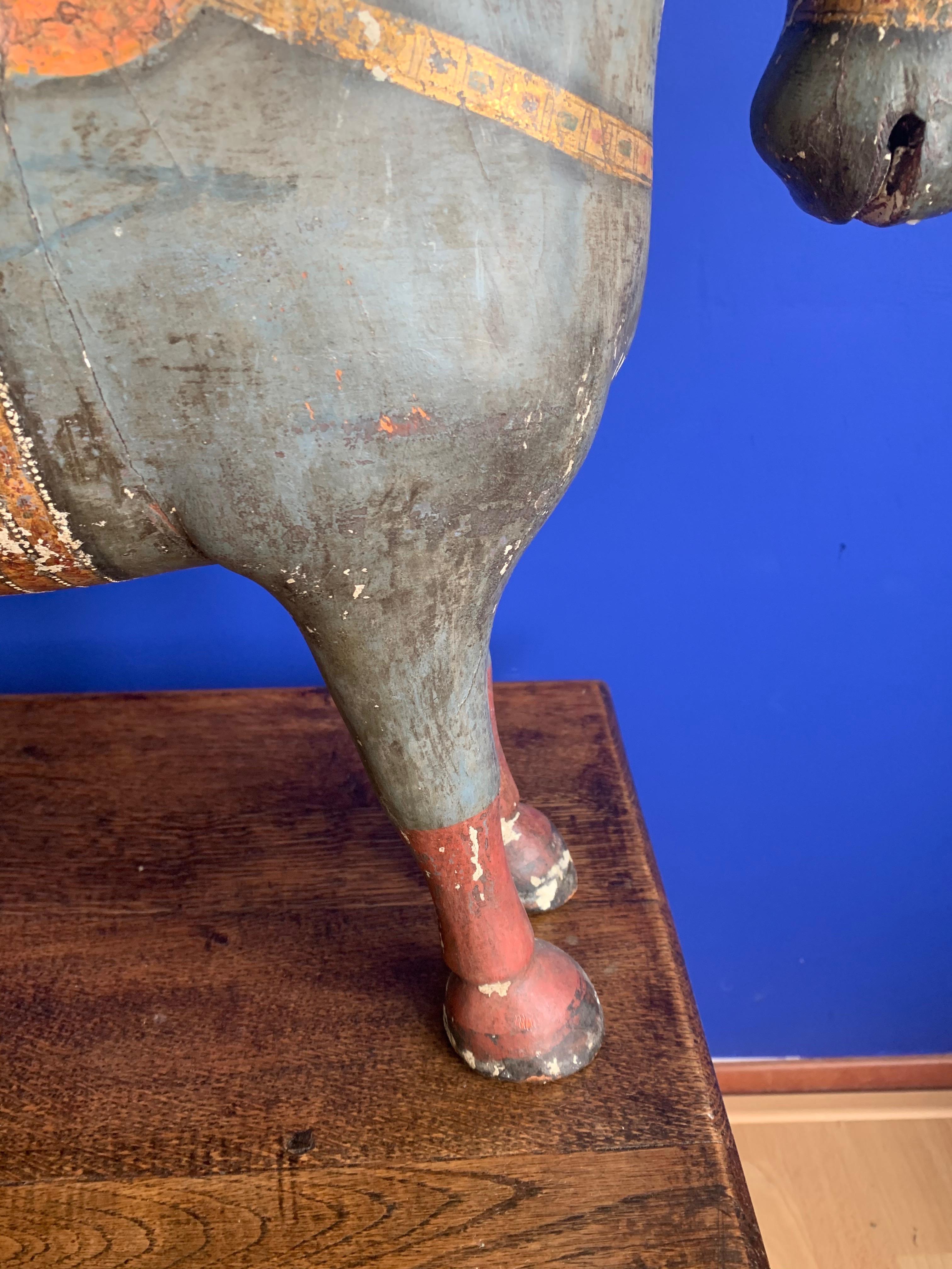 Antique:: rare & Paire de sculptures de chevaux sculptées et peintes à la main en vente 10