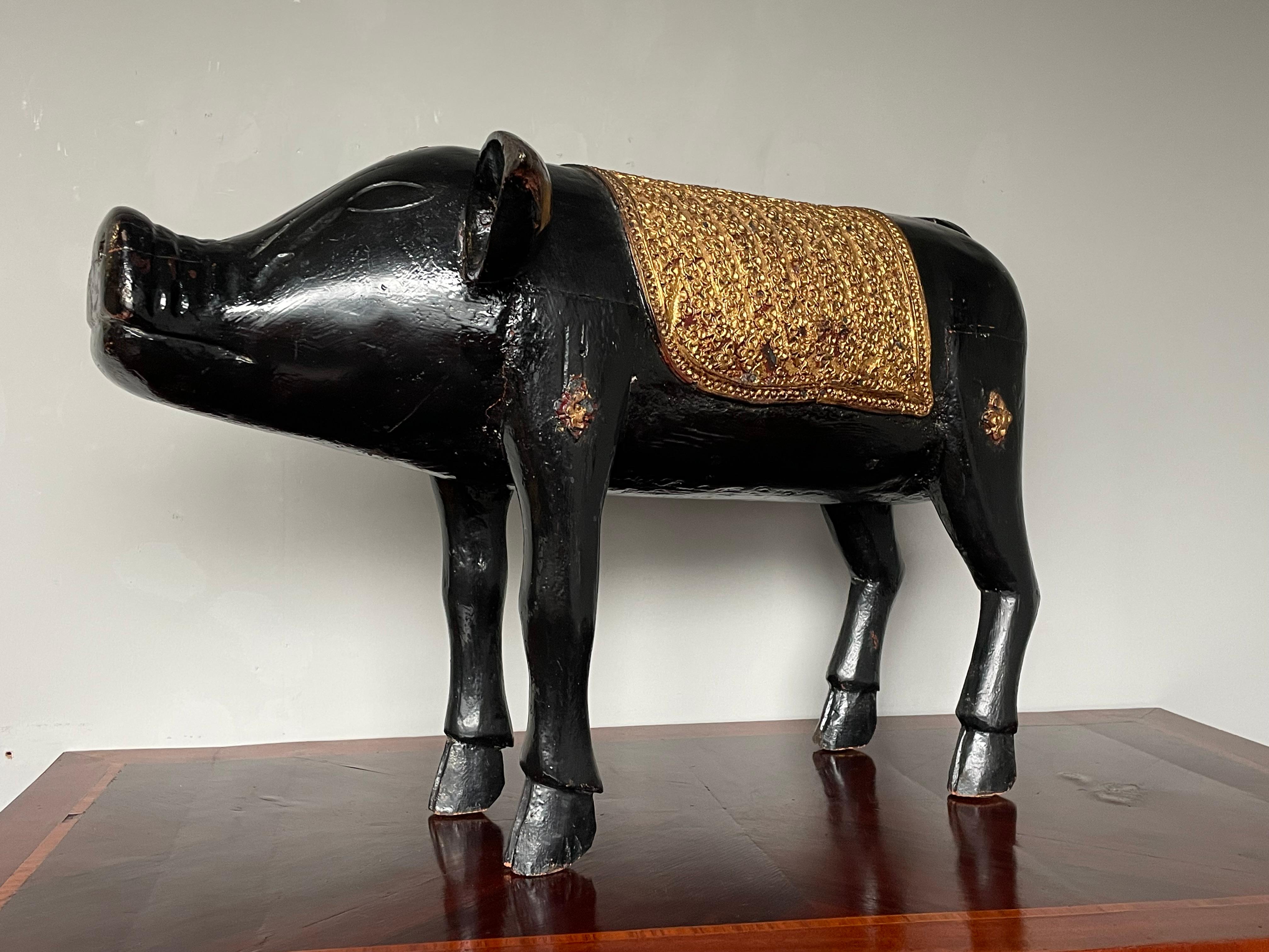Antique, Rare & Decorative Pair of Hand Carved and Hand Painted Pig Sculptures 8