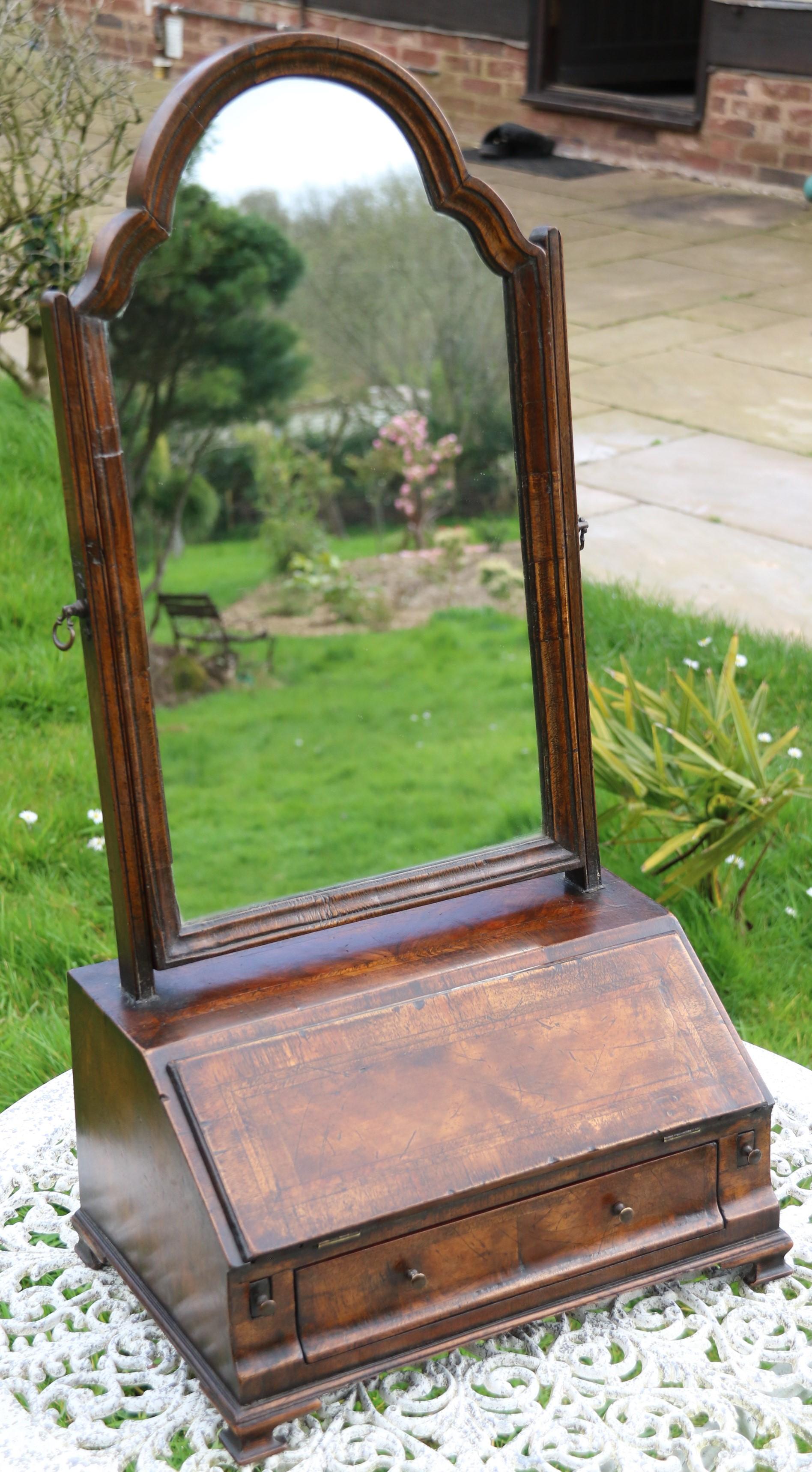 Antique rare early 18th century style figured walnut table mirror English C 1860 For Sale 6