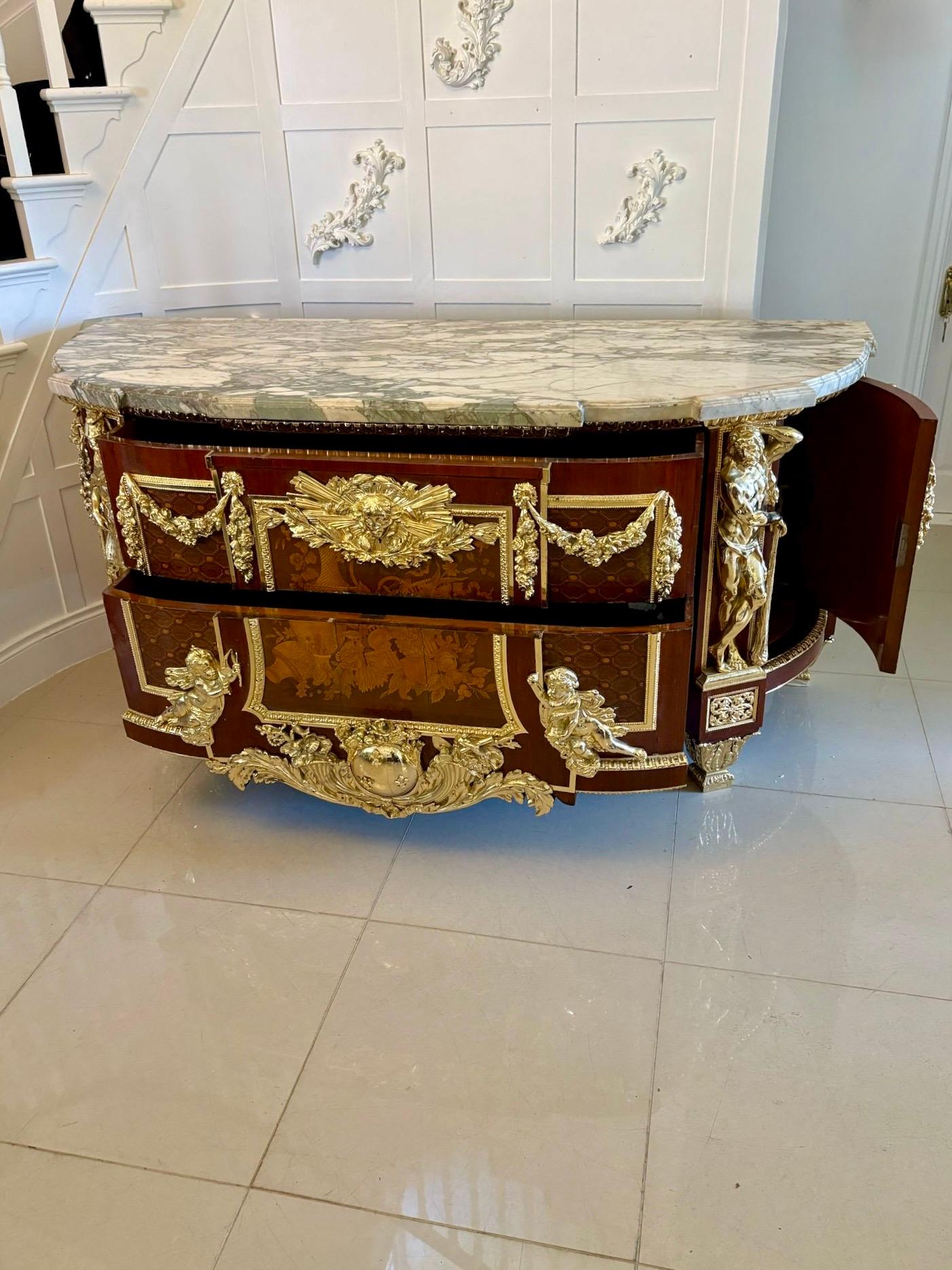 Antique Rare Fine Pair of French Marquetry and Gilt Bronze Mounted Commodes (Coppia di commodes francesi con intarsio e bronzo dorato) in vendita 8