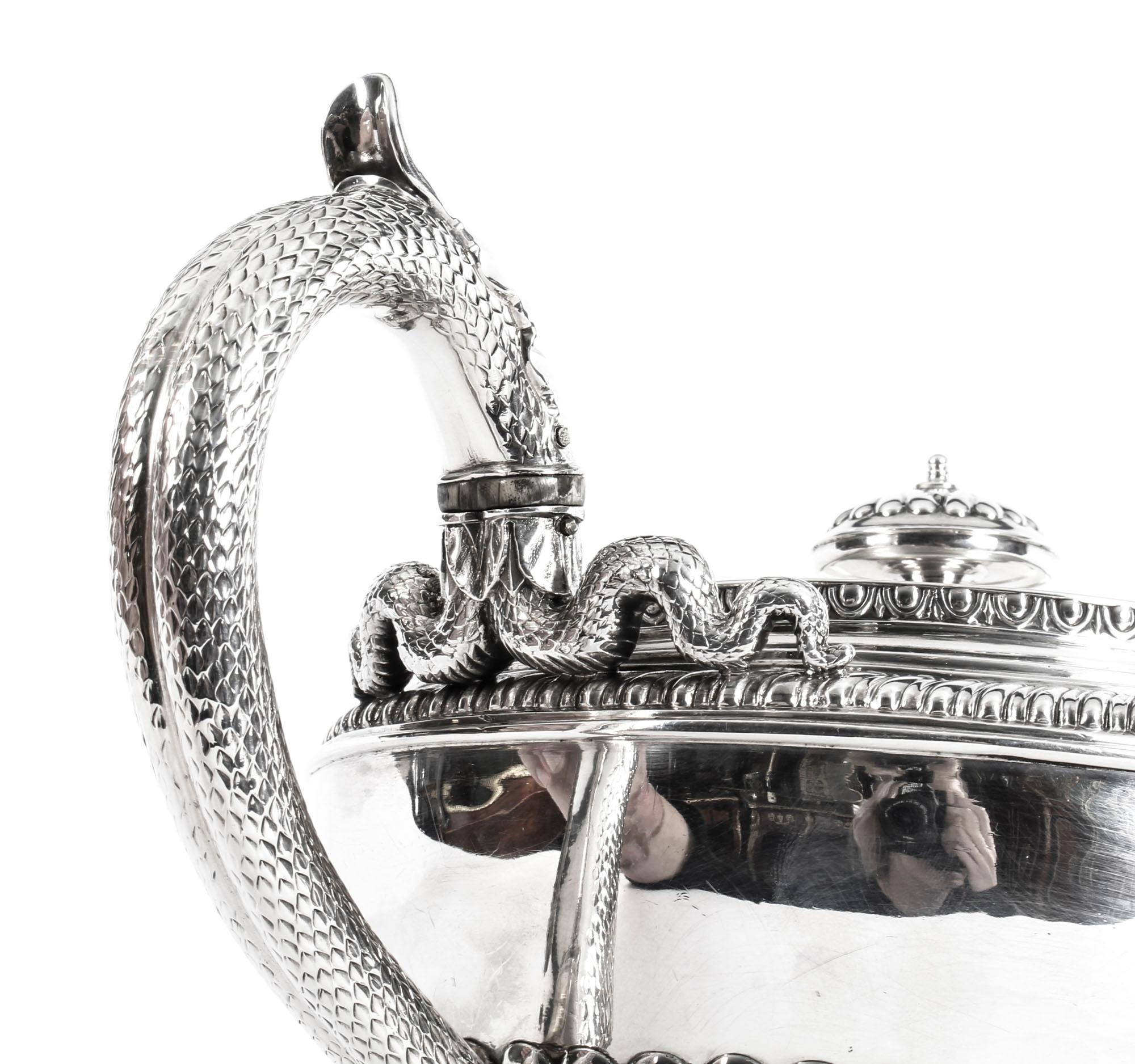 Antique Georgian Sterling Silver Teapot by Paul Storr, 1810, 19th Century In Good Condition In London, GB