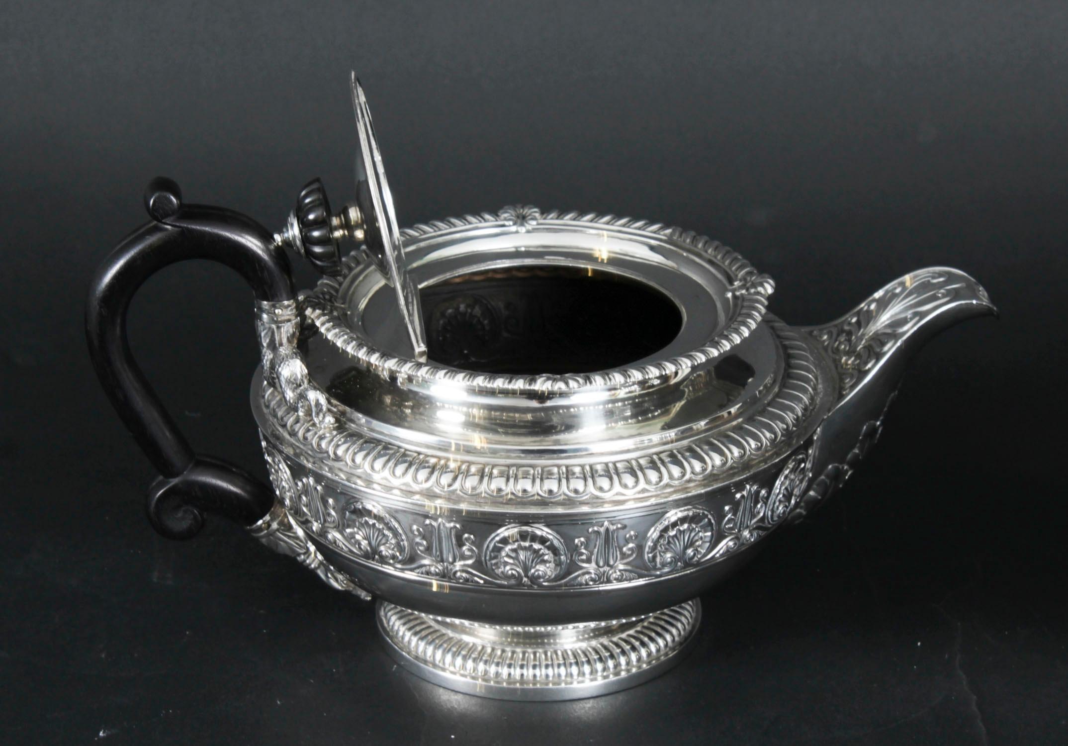 Antigua y rara tetera georgiana de plata de ley de Paul Storr 1812 Siglo XIX en venta 4