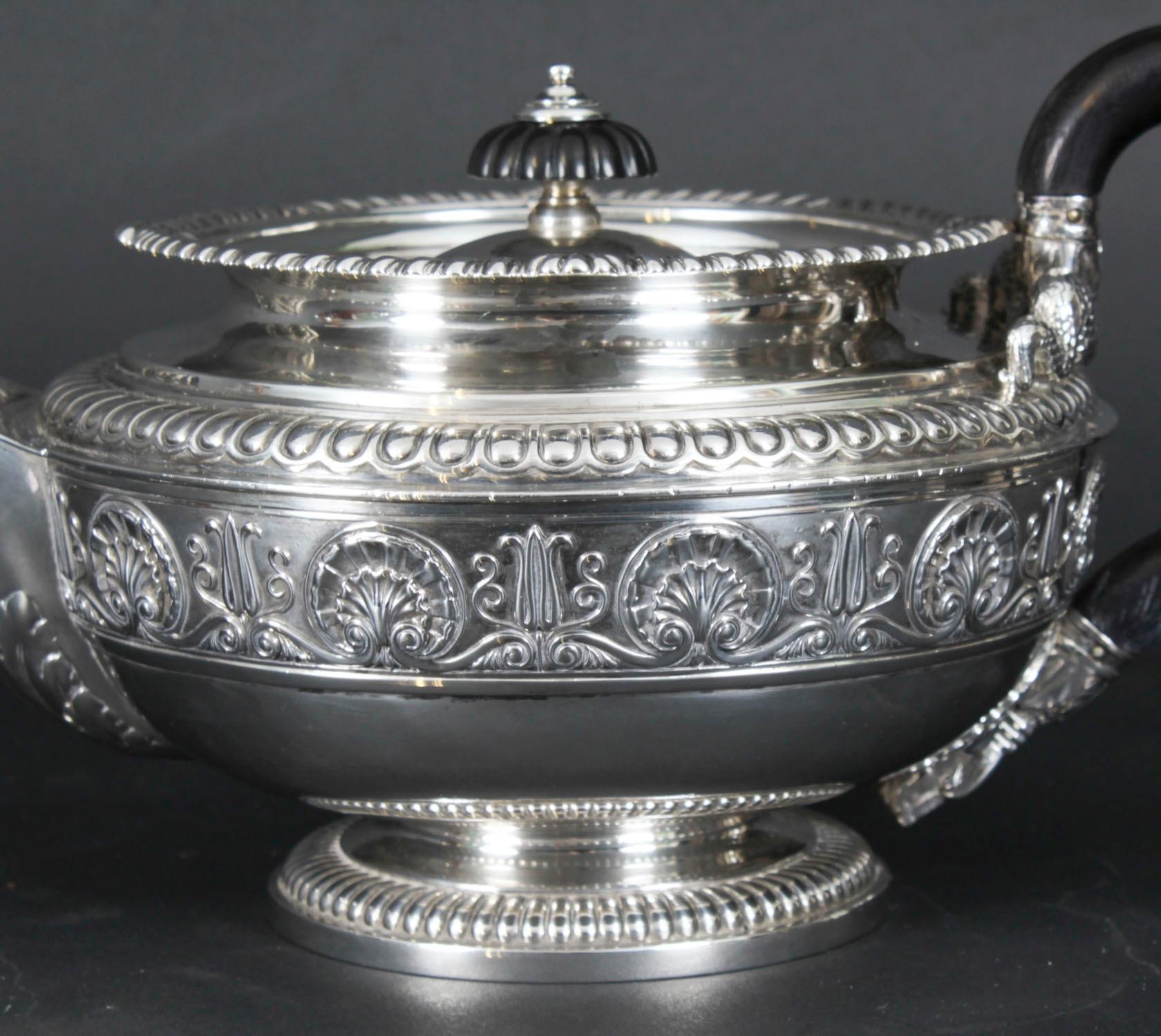 Antigua y rara tetera georgiana de plata de ley de Paul Storr 1812 Siglo XIX principios del siglo XIX en venta