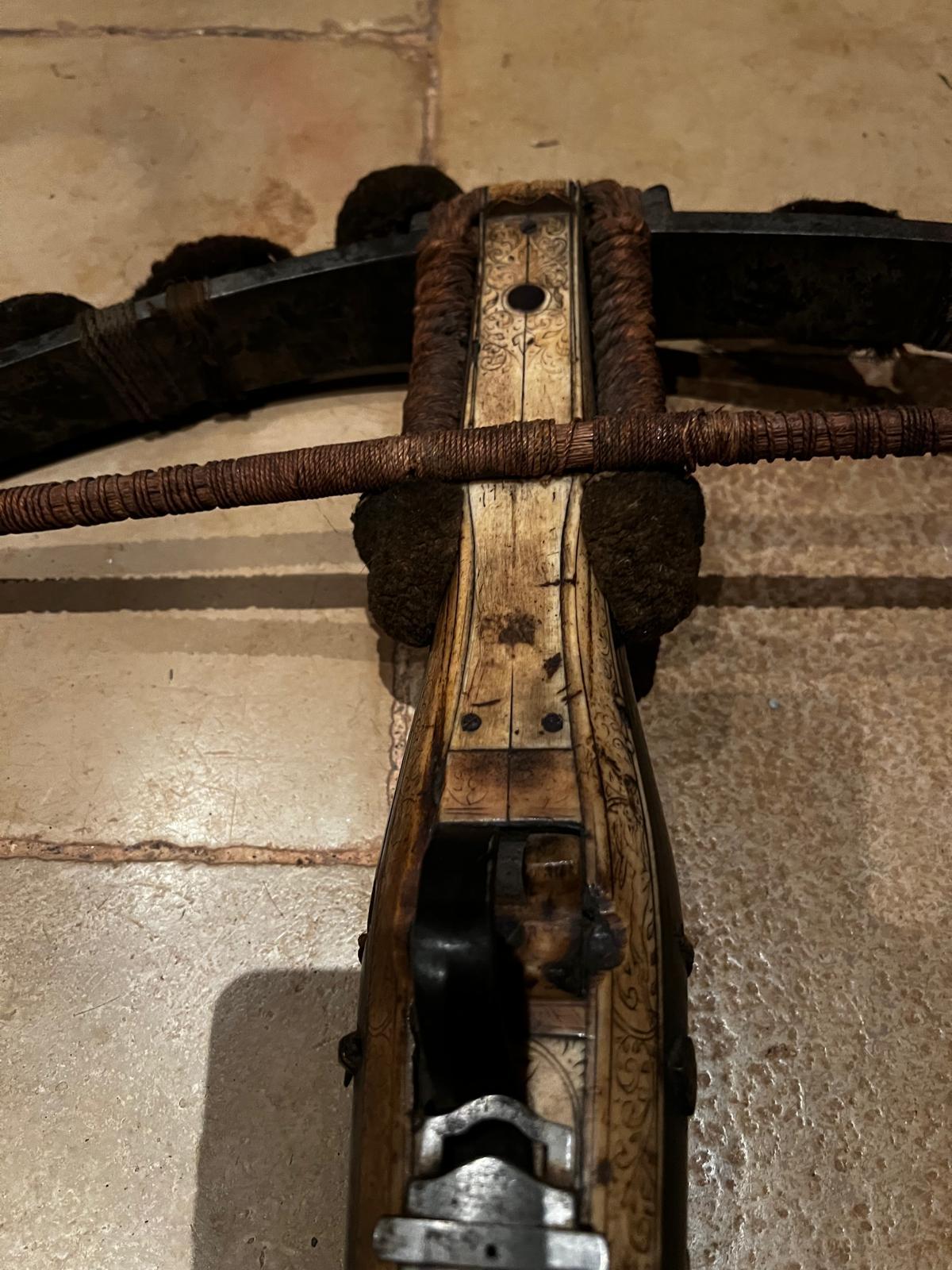 Gothique Arbalète gothique allemande rare et ancienne du début du 15e siècle en vente