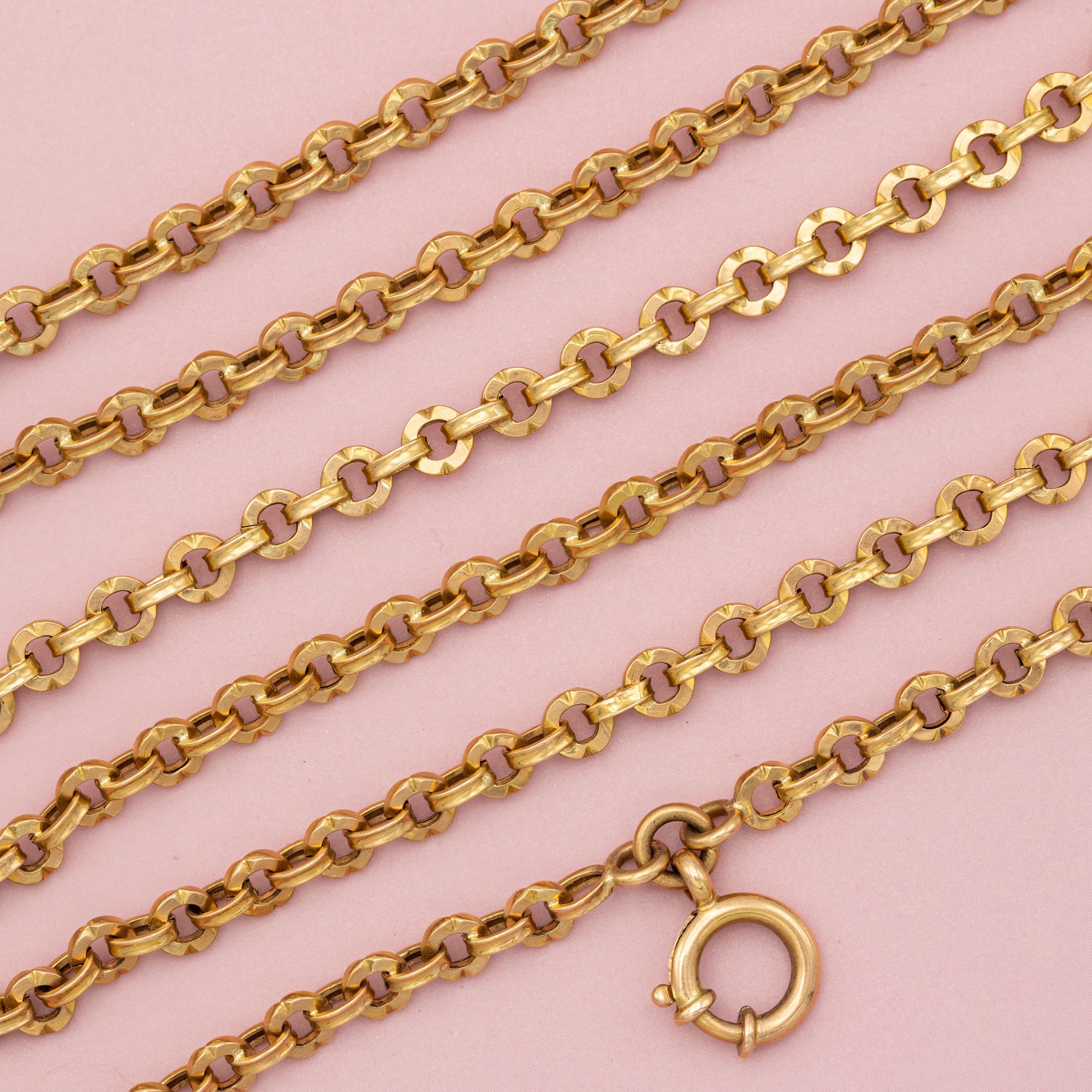 For sale is this rare 18 Karat rose gold Sautoire necklace that can be worn as a single or double (triple) stand thanks to the magnificent length of the necklace. This lovely antique necklace has alternating chains, both styles are geometric with a