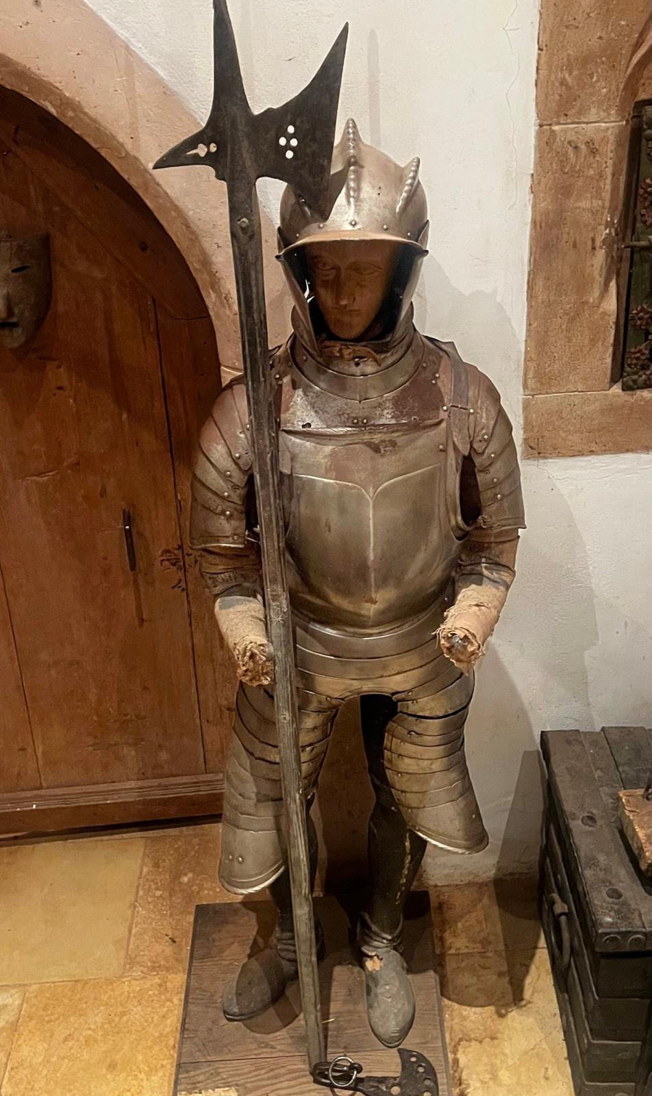 Antique Rare Italian 16th Century Infantry Armour with Burgonet Helmet & Halberd In Good Condition For Sale In Doha, QA
