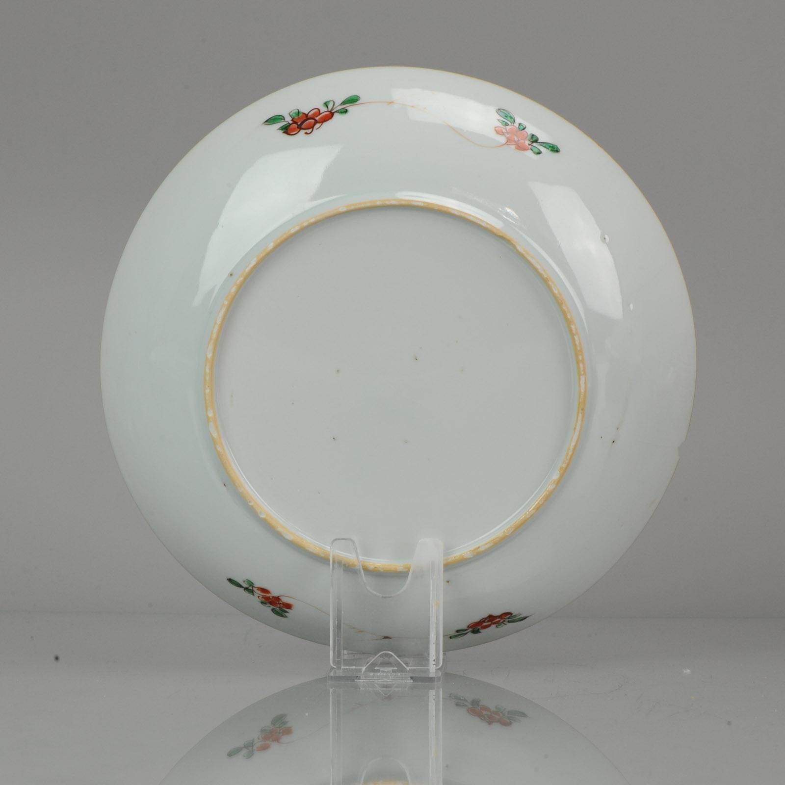 Qing Ancienne et rare assiette famille verte en porcelaine chinoise Kangxi datant d'environ 1700 en vente