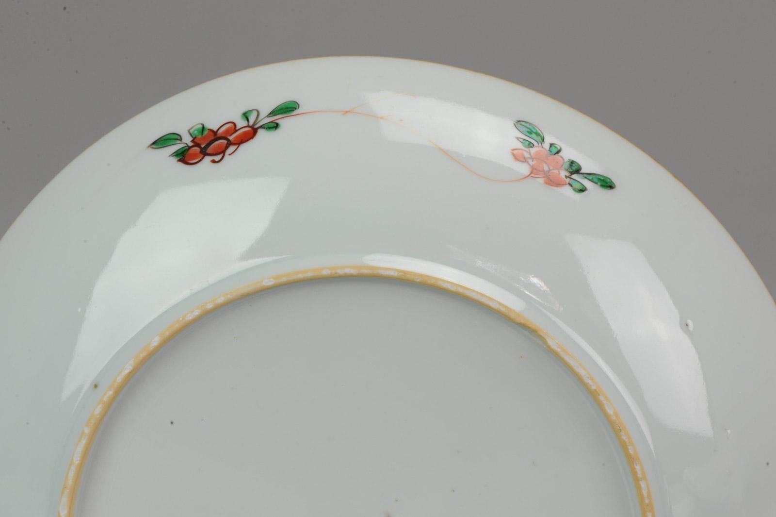 Chinois Ancienne et rare assiette famille verte en porcelaine chinoise Kangxi datant d'environ 1700 en vente