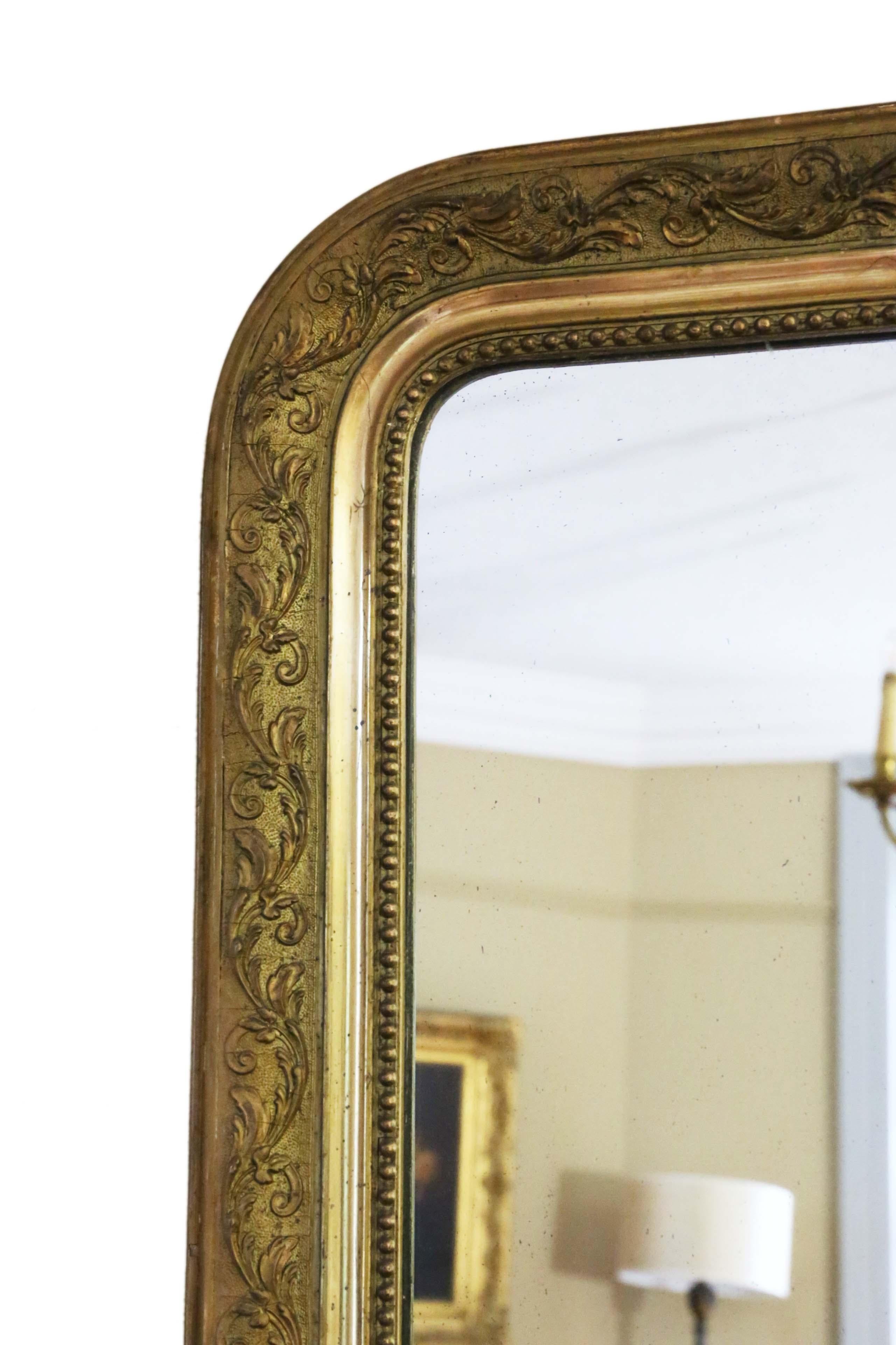 Antique et rare grand miroir mural surmonté d'un manteau doré du 19ème siècle  en vente 6