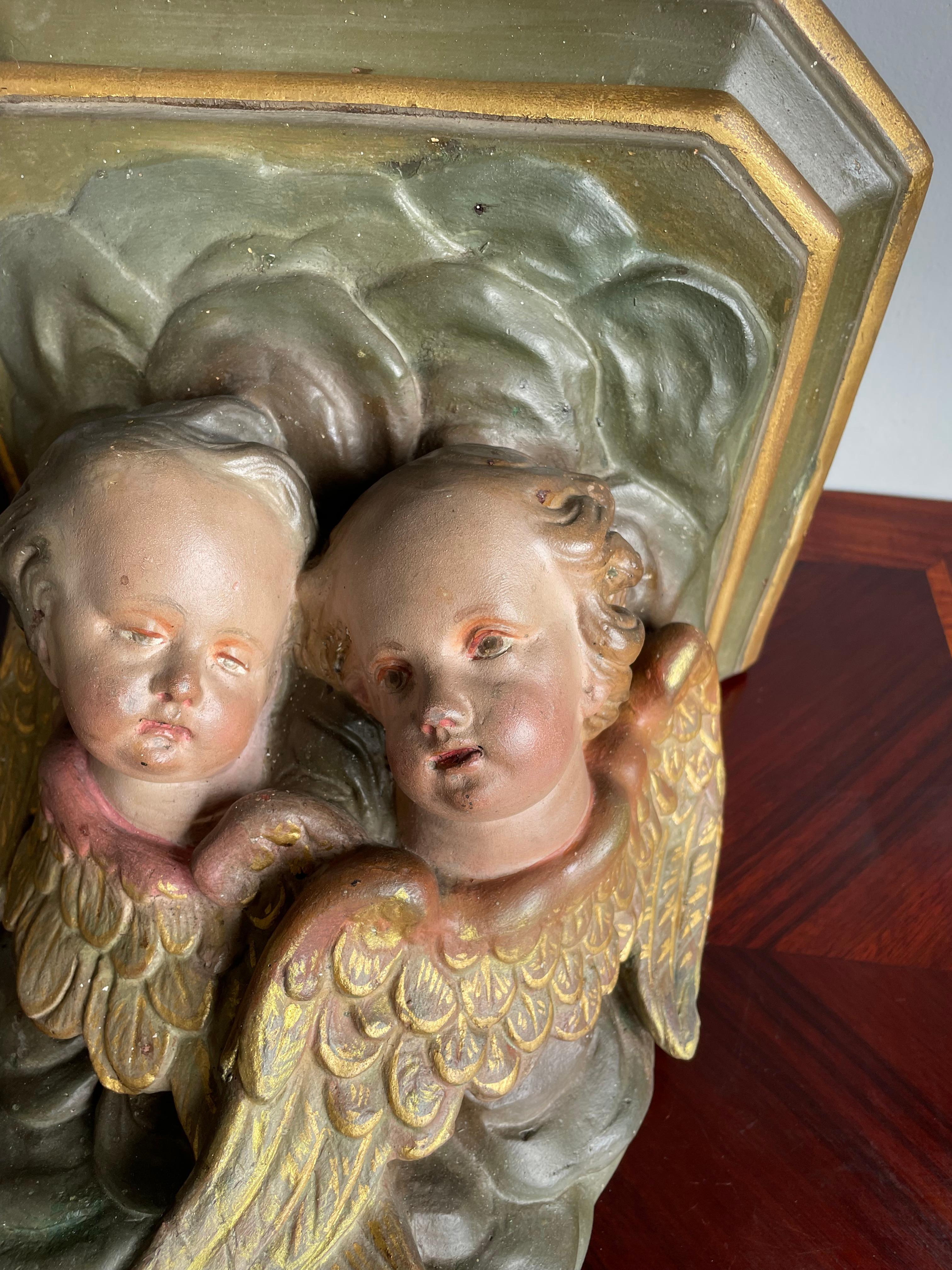 Paire de supports d'église anciens et rares pour statues de saints avec sculptures d'anges en vente 4