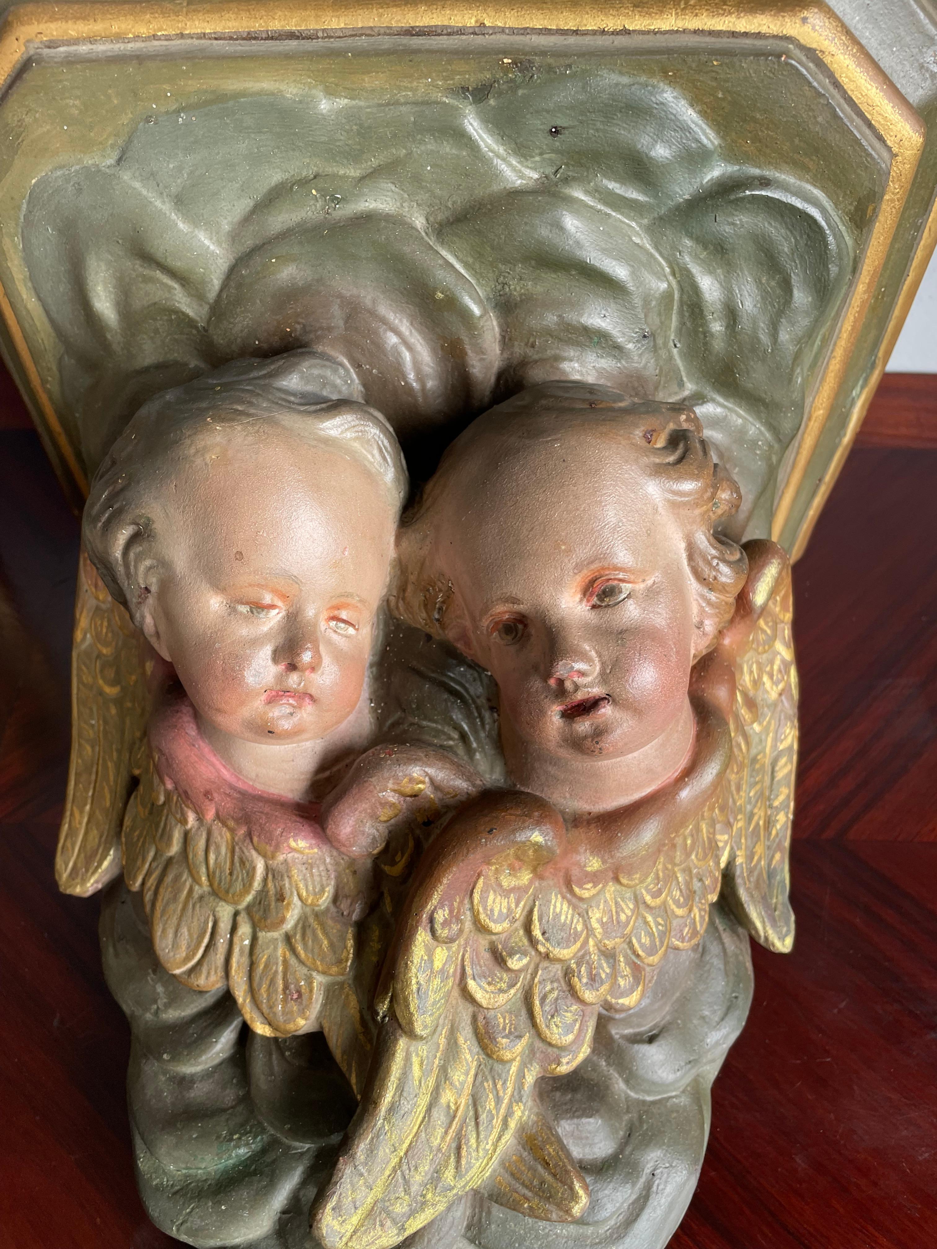 Paire de supports d'église anciens et rares pour statues de saints avec sculptures d'anges en vente 6