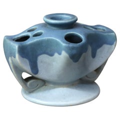 Antiguo Raro Roseville Art Pottery Portavelas Rana Flor Azul C1920