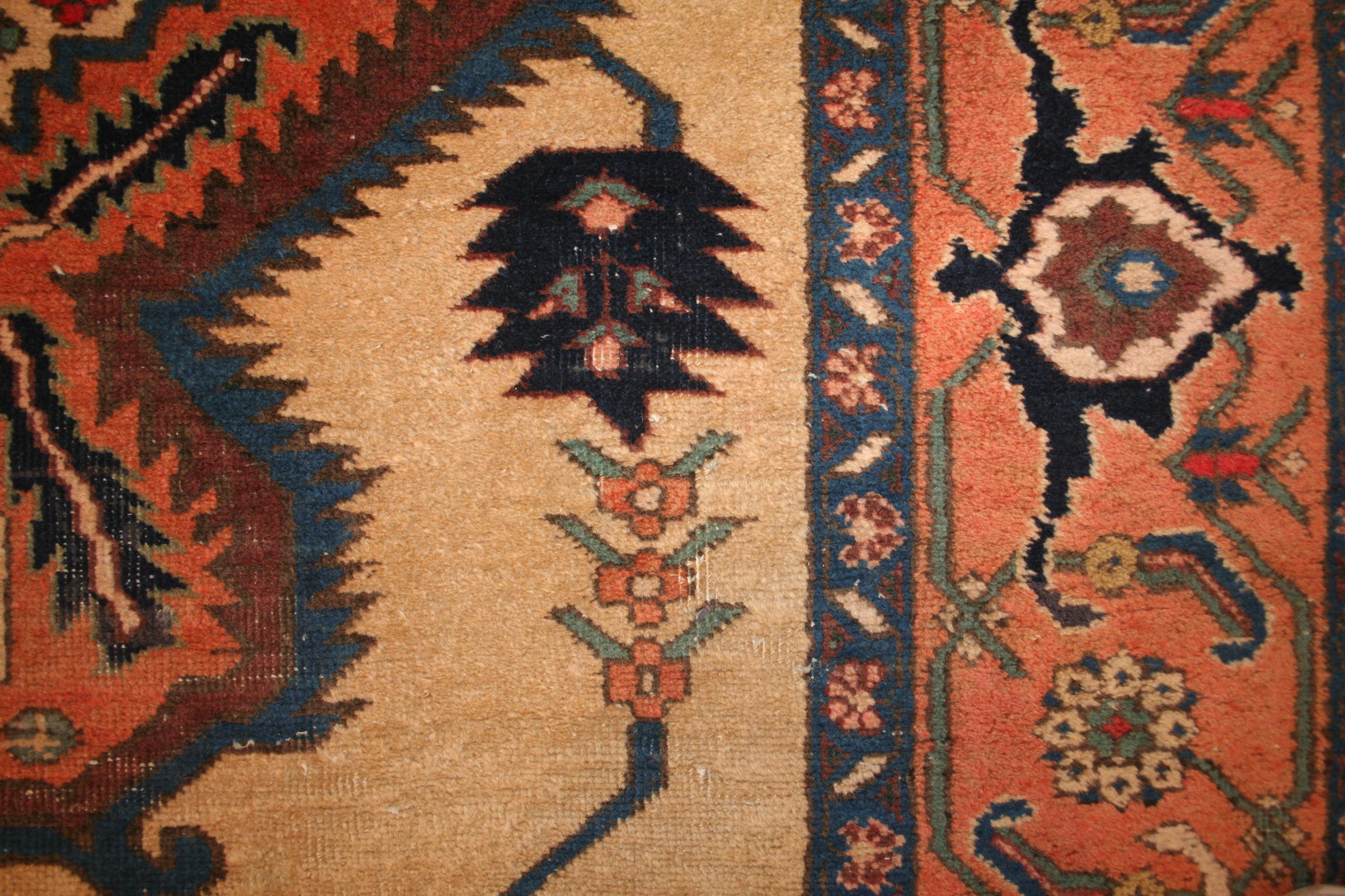 Antiker Sarab-Teppich mit weißem Grund in seltener Größe (Aserbaidschanisch) im Angebot