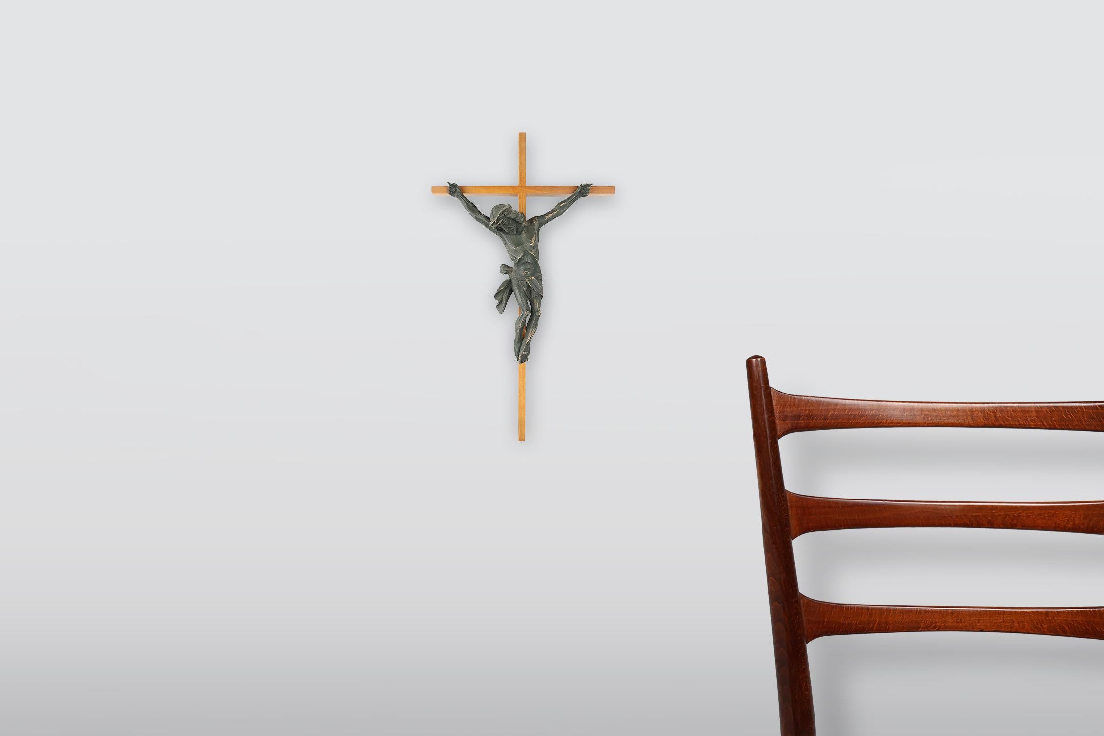 France / 1850 / crucifix / wood / Antique / Baroque / Rustic

A beautiful small wooden crucifix made in France around 1850. 
This crucifix features a meticulously detailed figure of green painted Jezus hanging on a plain wooden cross. 

This